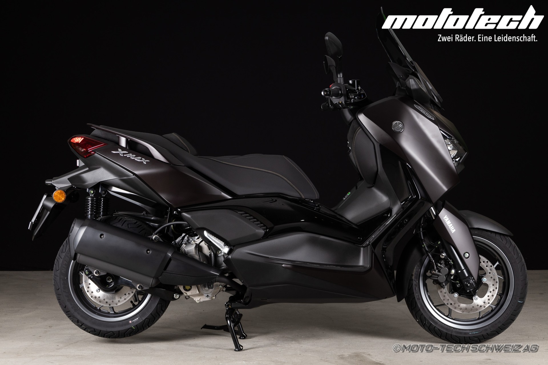 YAMAHA X-Max 300 Tech Max-showroom-element-1