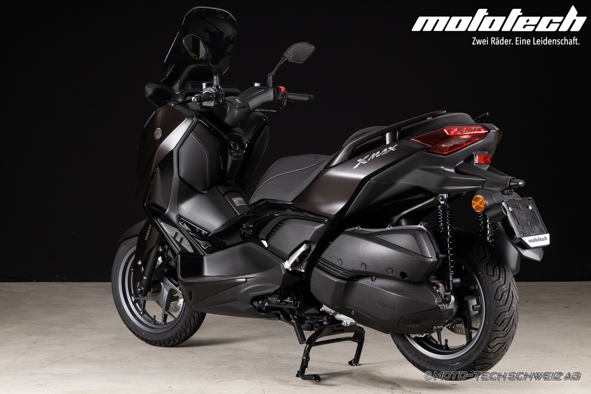 YAMAHA X-Max 300 Tech Max-showroom-element-3