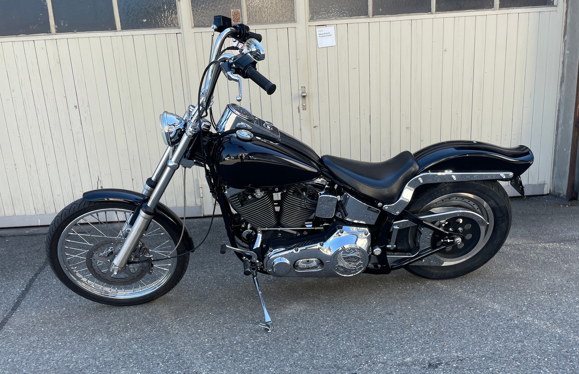 HARLEY-DAVIDSON FXSTC Softail Custom-image-3