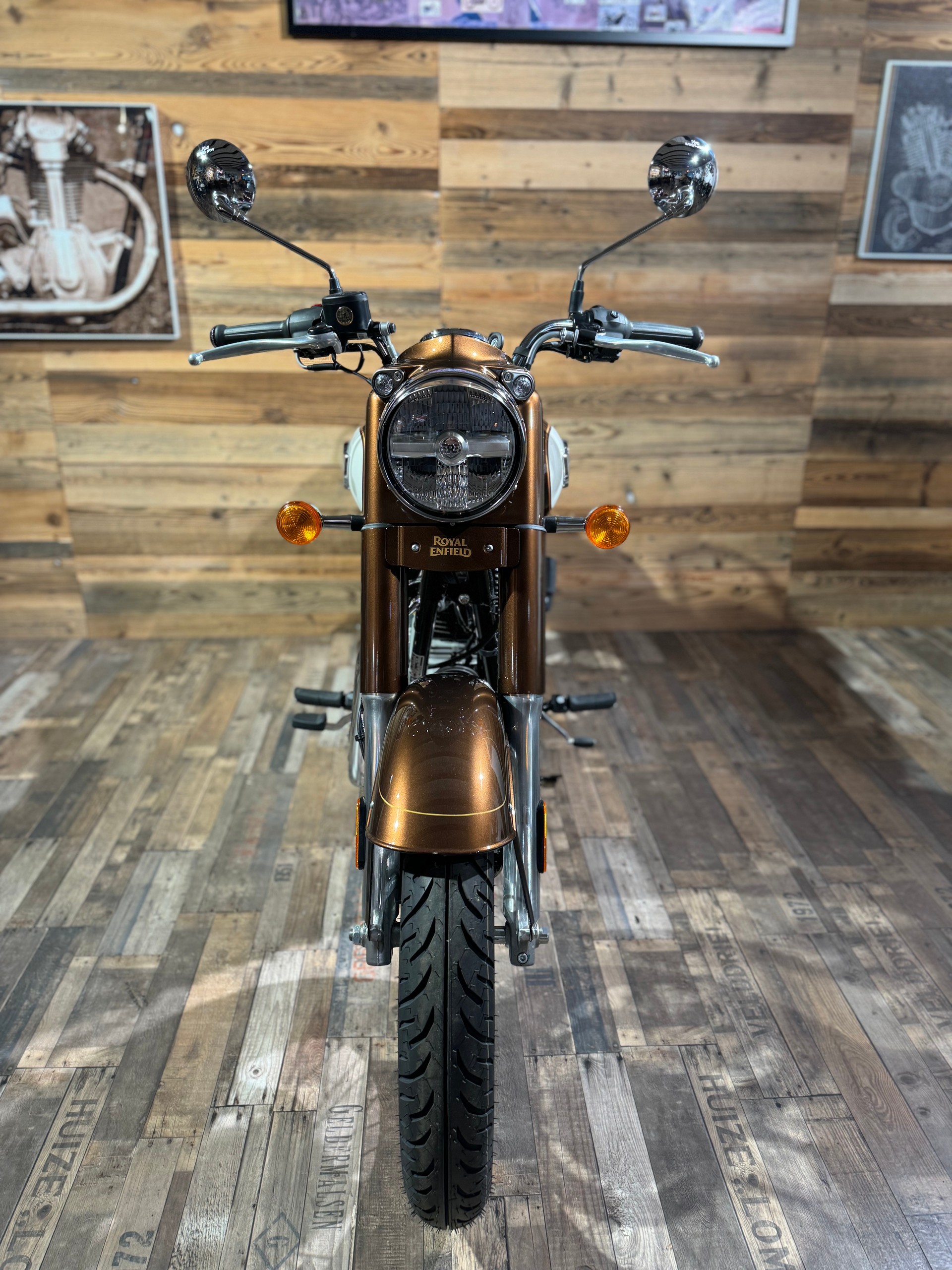 ROYAL ENFIELD Classic 350-showroom-element-2