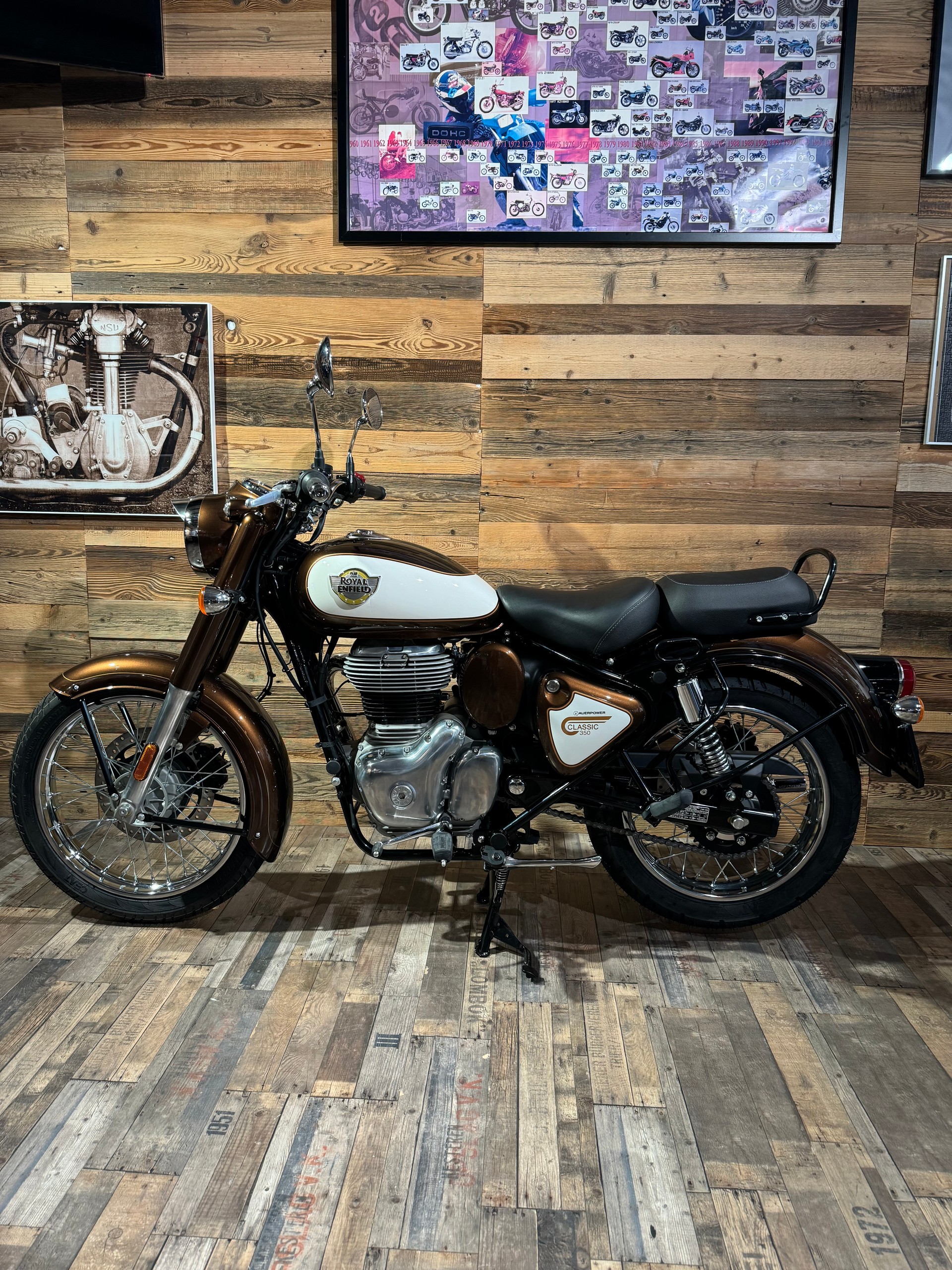 ROYAL ENFIELD Classic 350-showroom-element-1