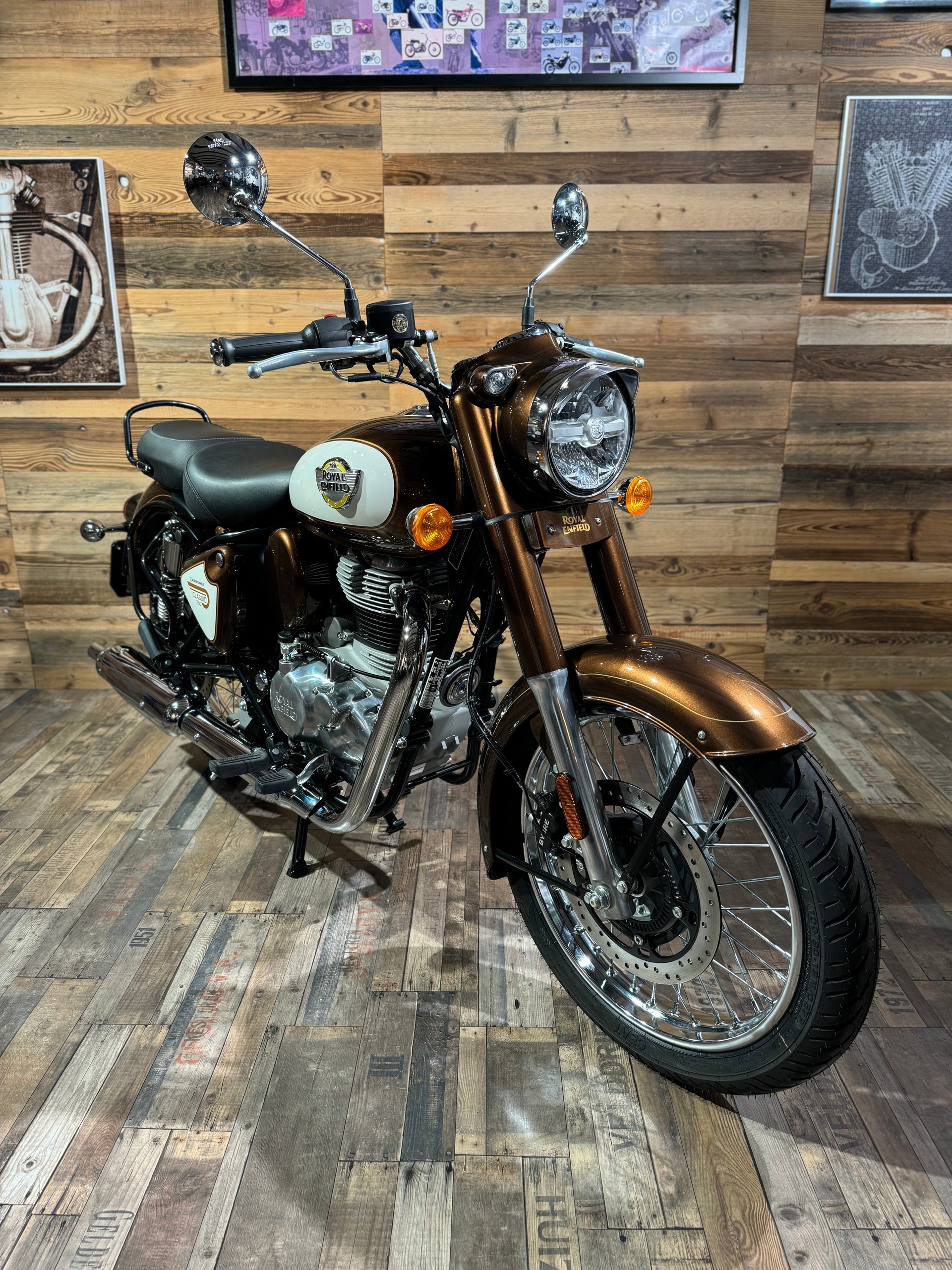 ROYAL ENFIELD Classic 350-showroom-element-3