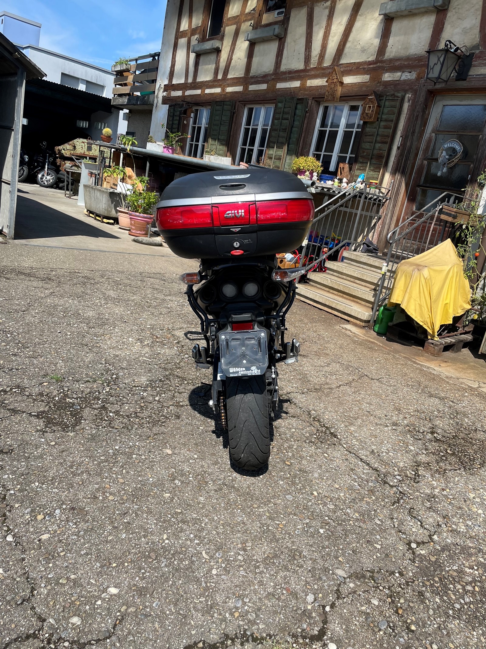 SUZUKI GSR 600-image-4