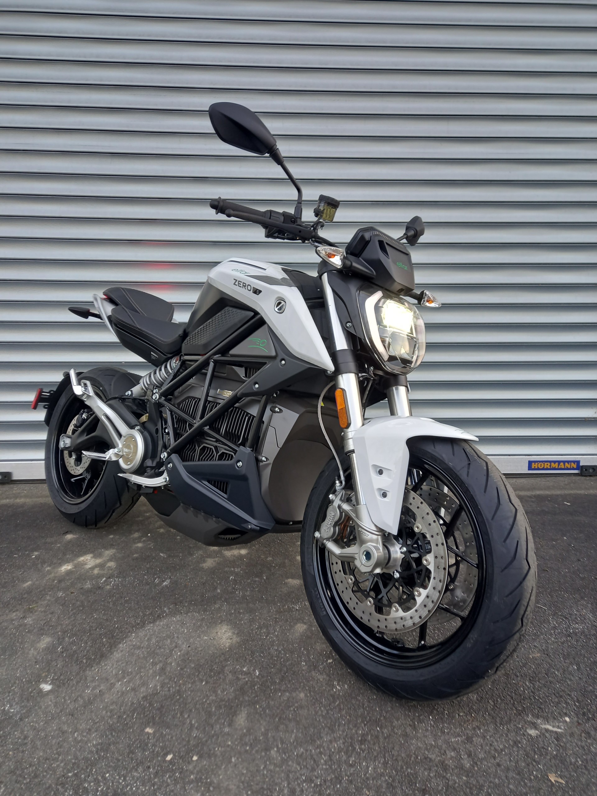 ZERO S 11 kW-showroom-element-3