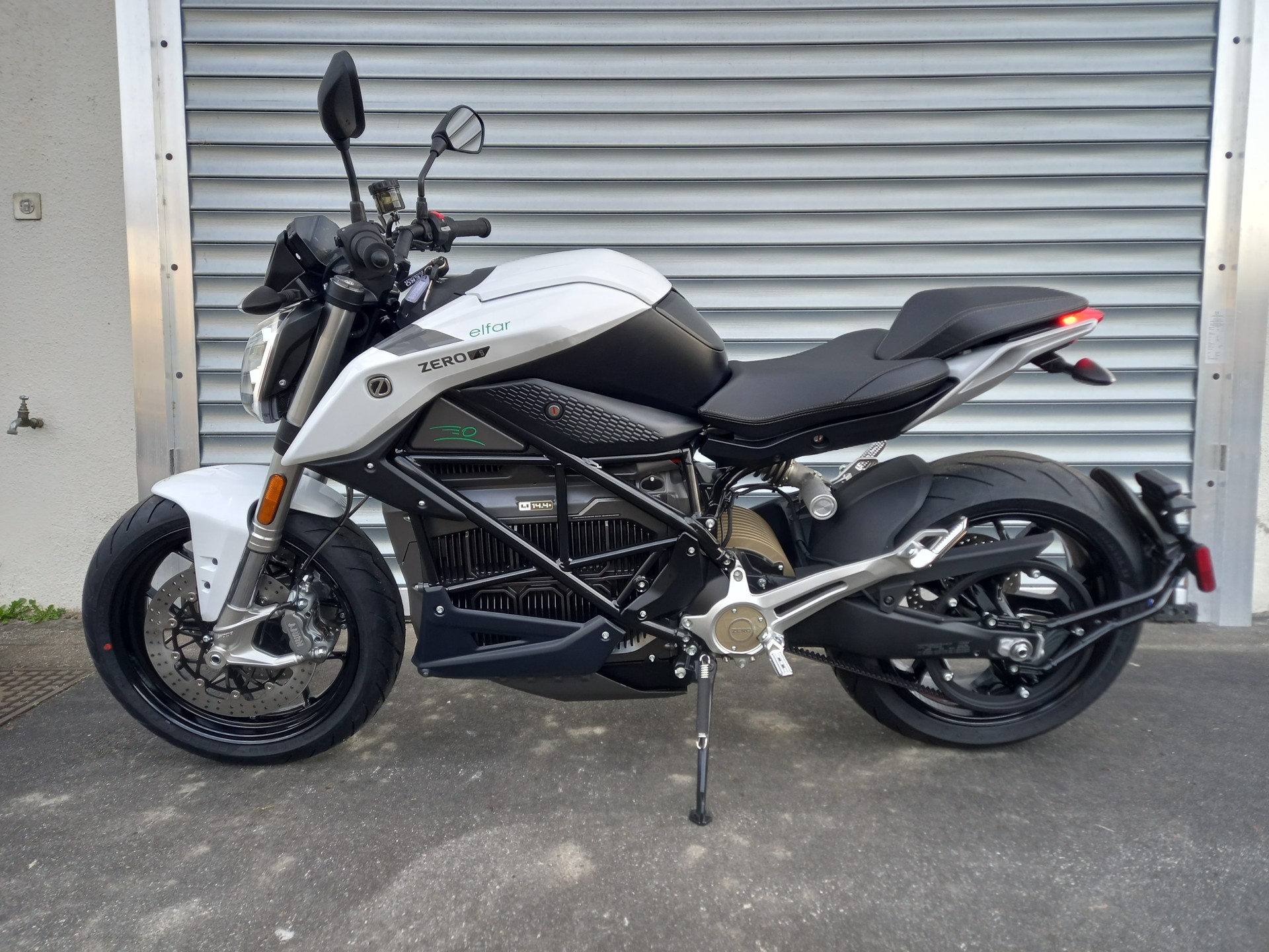 ZERO S 11 kW-showroom-element-1