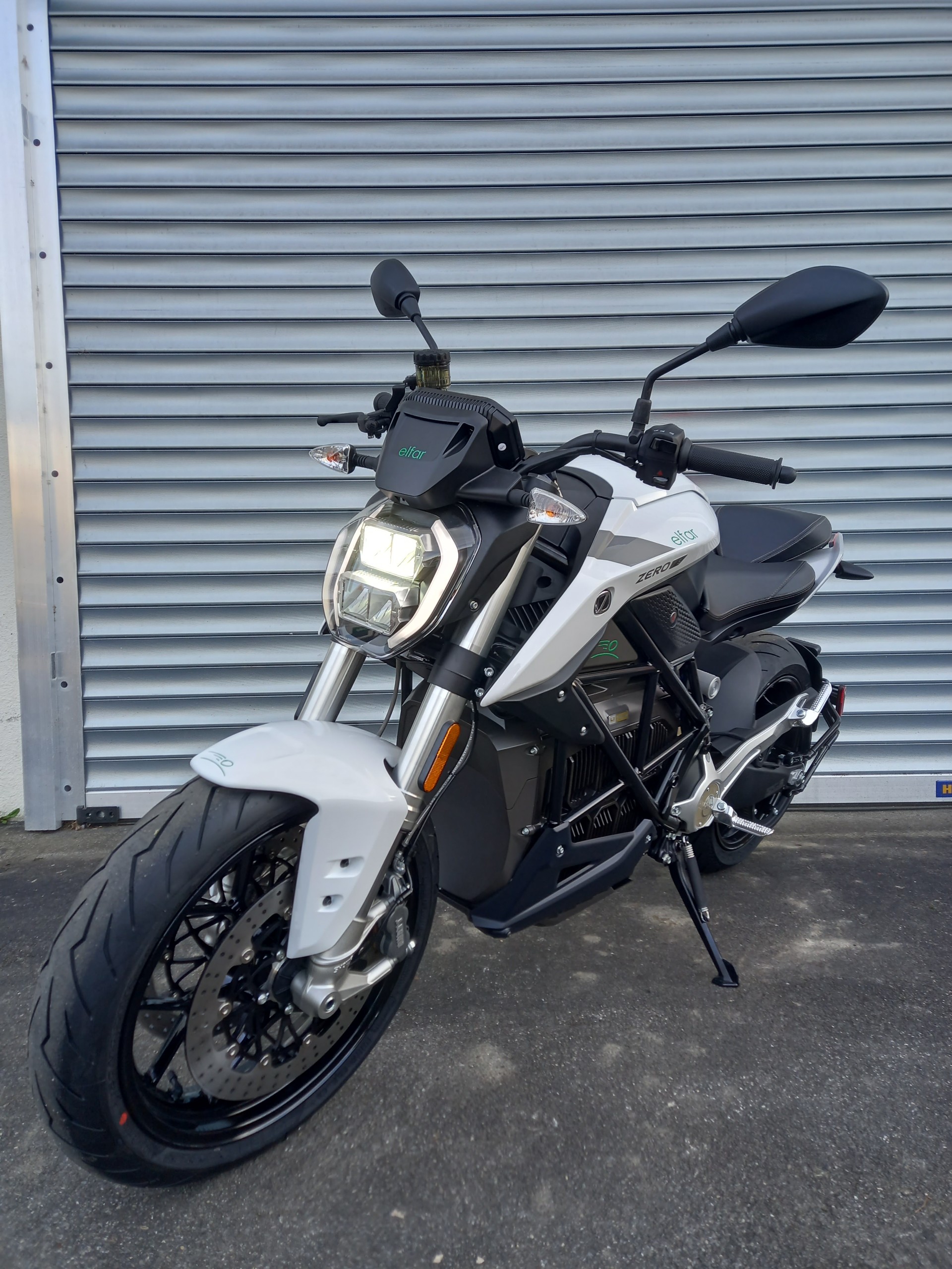 ZERO S 11 kW-showroom-element-2