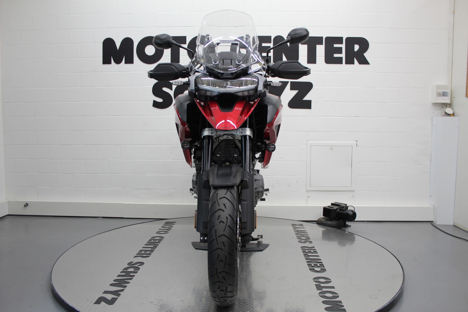 TRIUMPH Tiger 1200 GT Pro-showroom-element-2