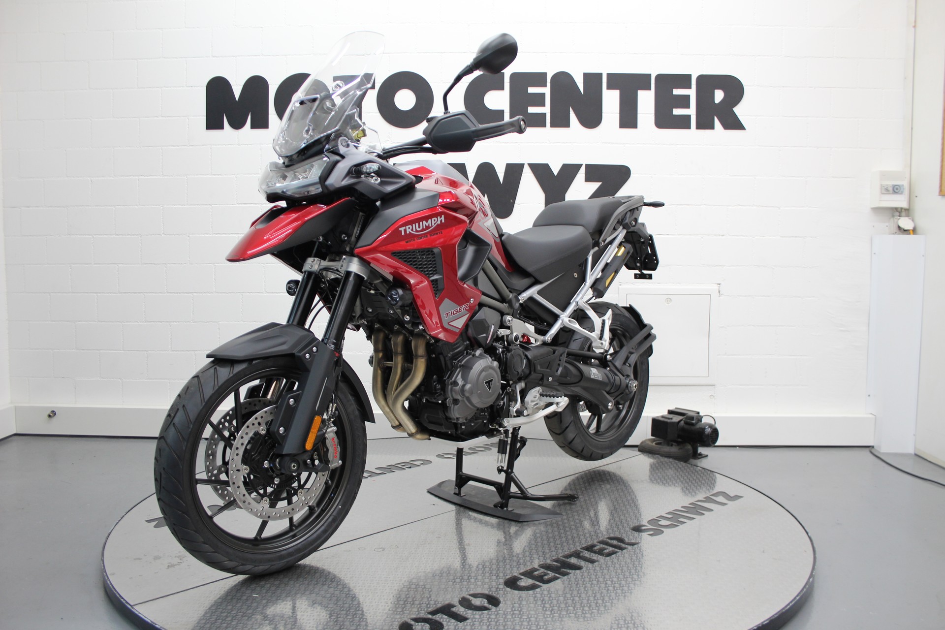 TRIUMPH Tiger 1200 GT Pro-showroom-element-3