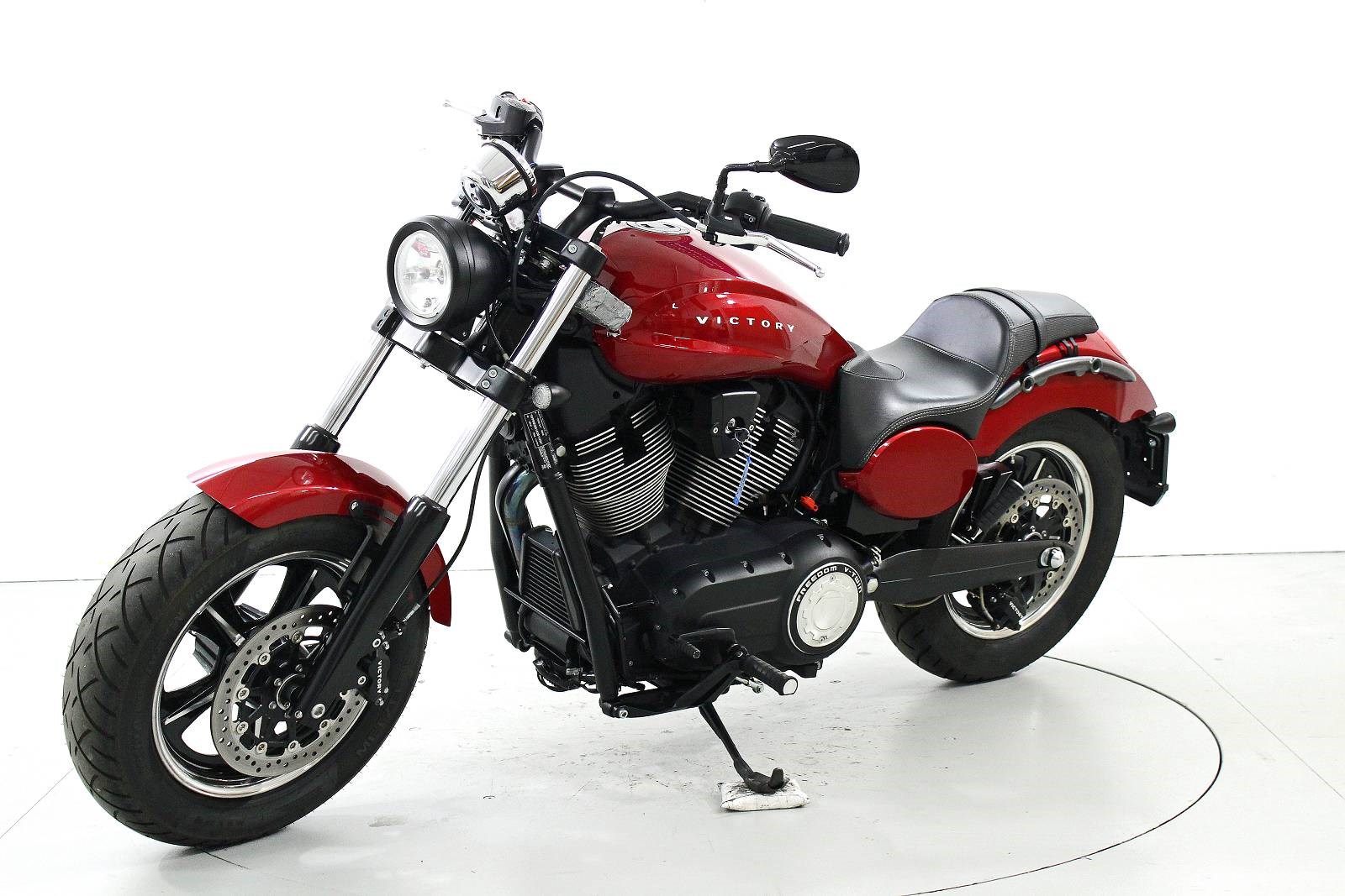 VICTORY Judge-showroom-element-2