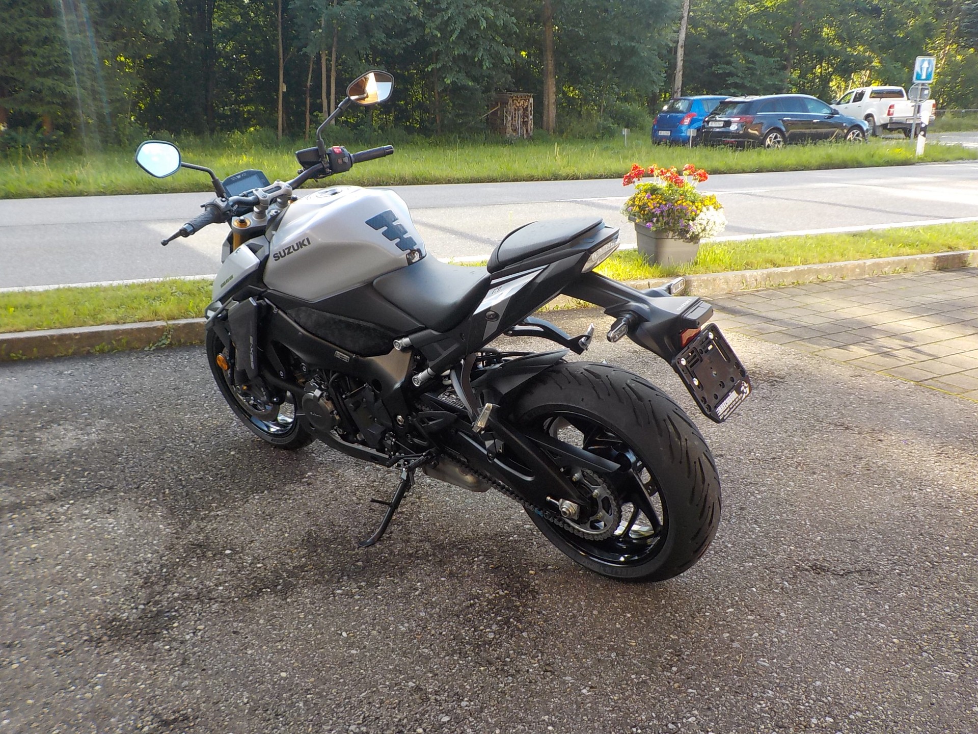 SUZUKI GSX-S 1000-image-4