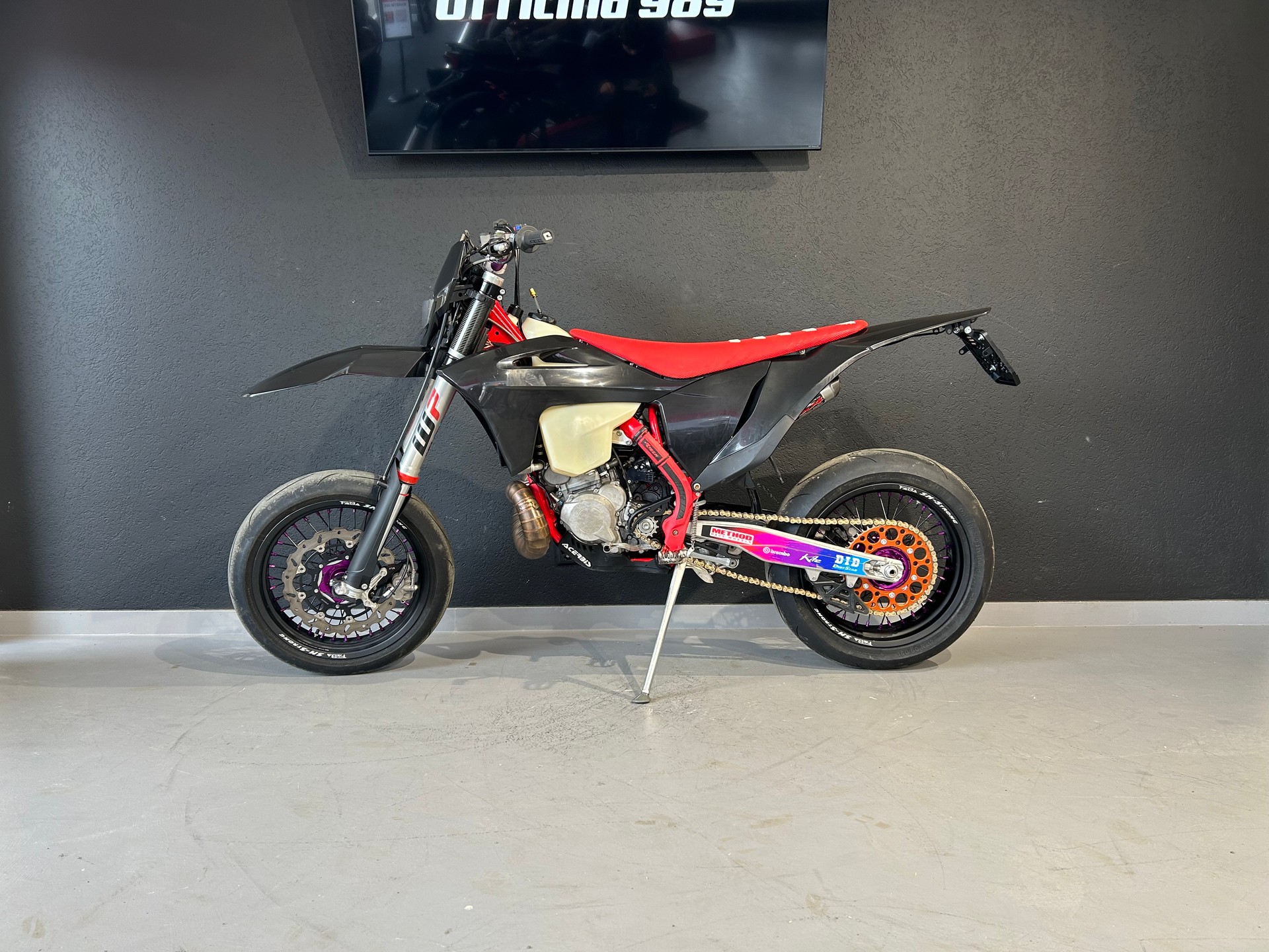 GASGAS EC 300-showroom-element-1