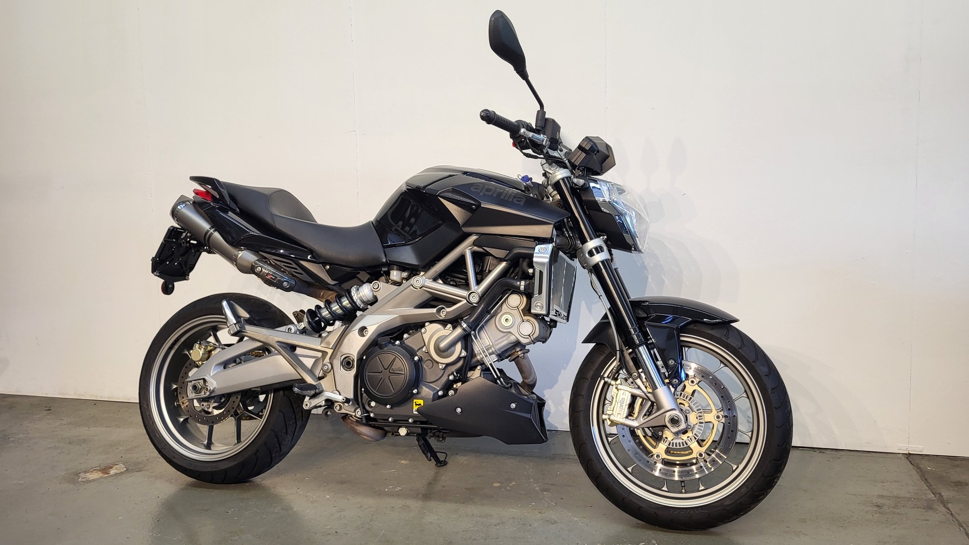 APRILIA SL 750 Shiver ABS-showroom-element-2