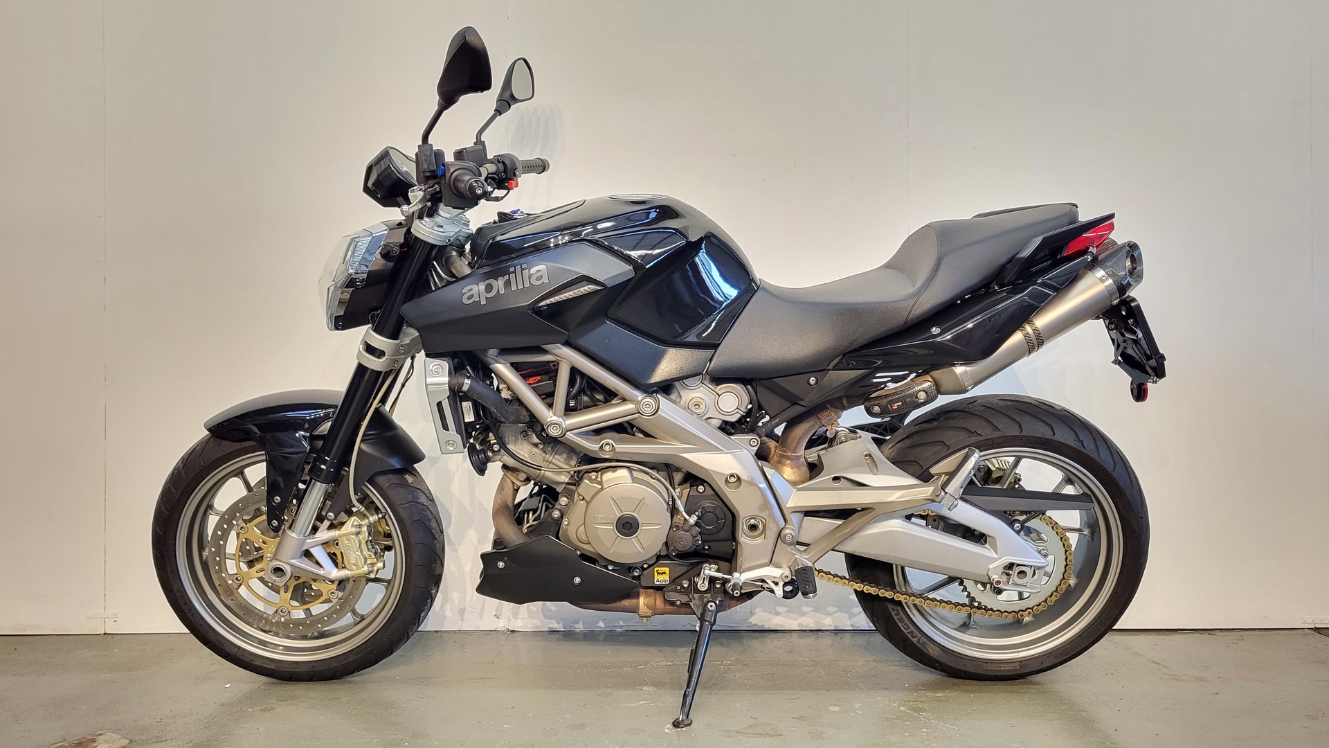 APRILIA SL 750 Shiver ABS-showroom-element-1