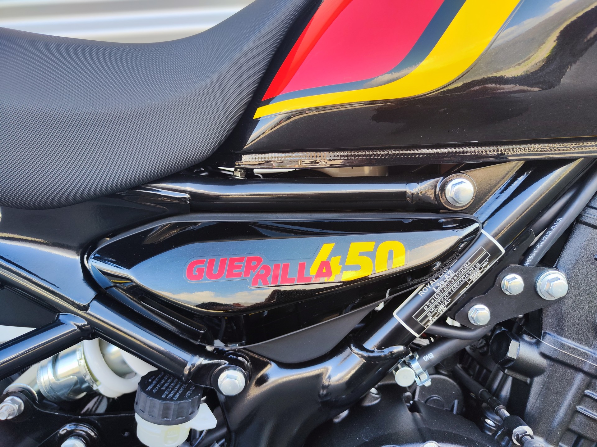 ROYAL ENFIELD Guerrilla 450-image-4