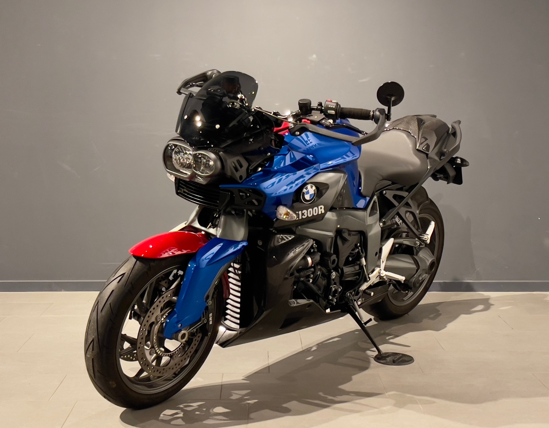 BMW K 1300 R-showroom-element-2
