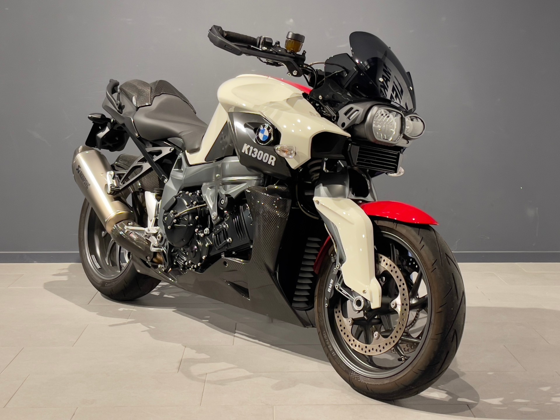 BMW K 1300 R-showroom-element-1