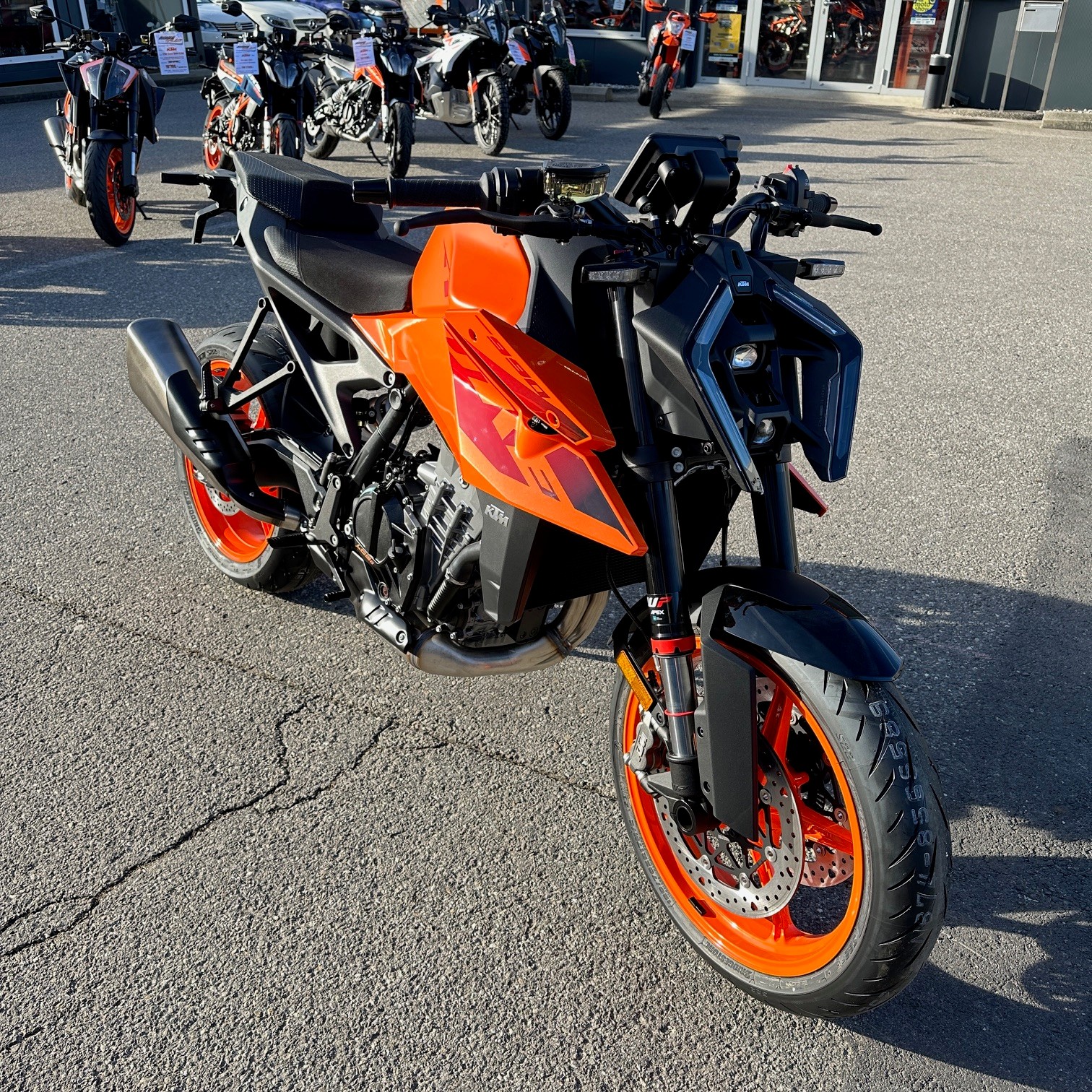 KTM 990 Duke-showroom-element-2