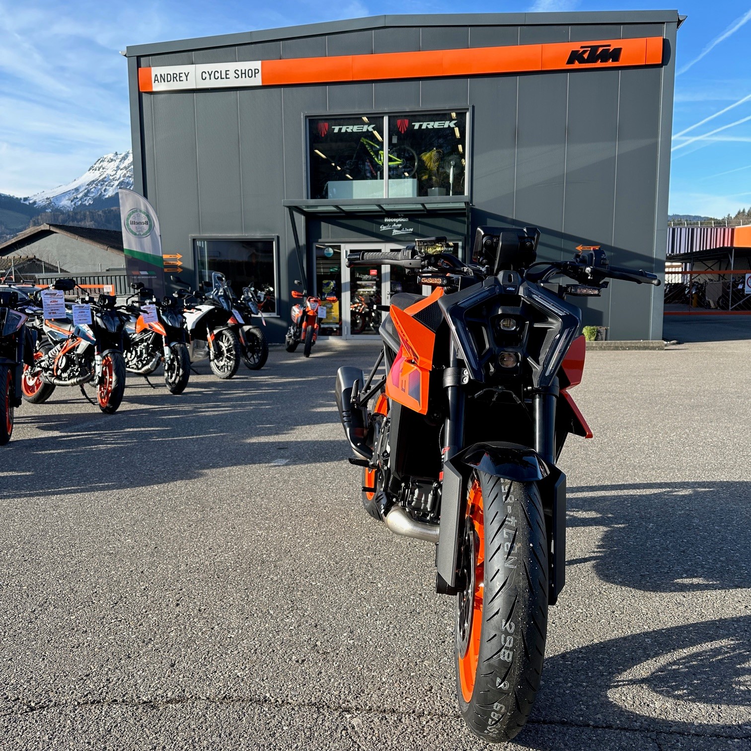 KTM 990 Duke-showroom-element-3