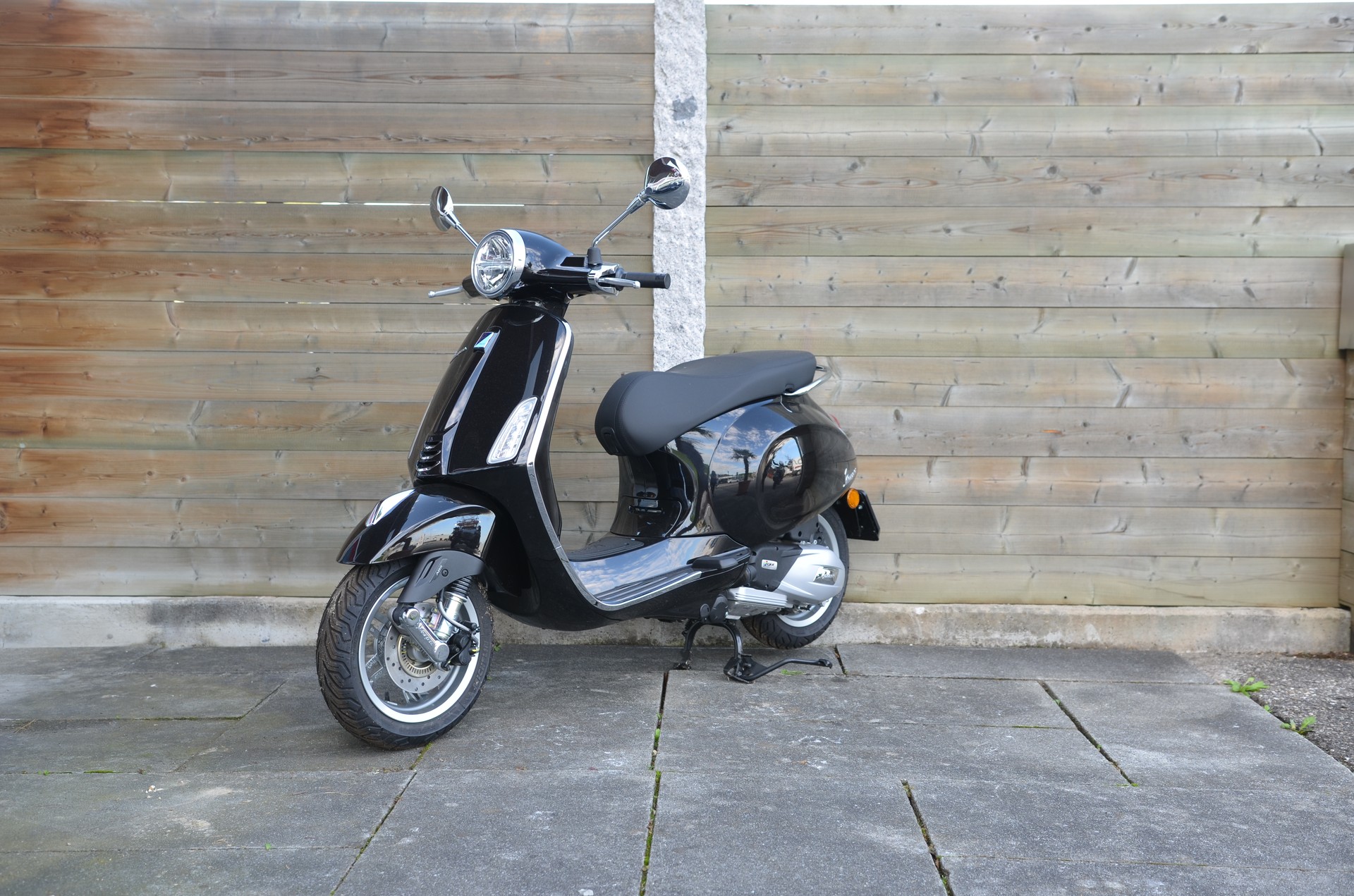 PIAGGIO Vespa 125 Primavera-showroom-element-1