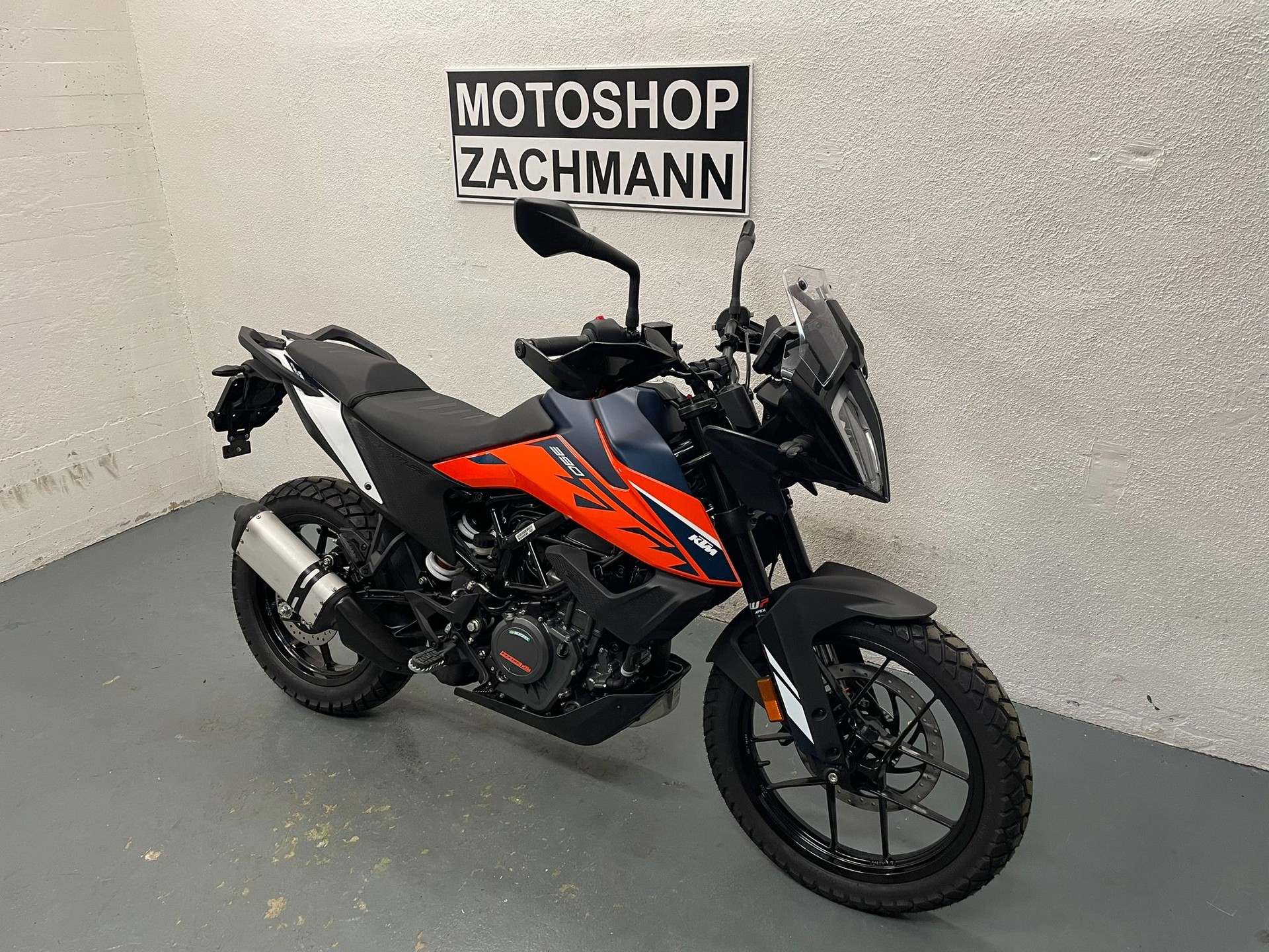 KTM 390 Adventure-showroom-element-2