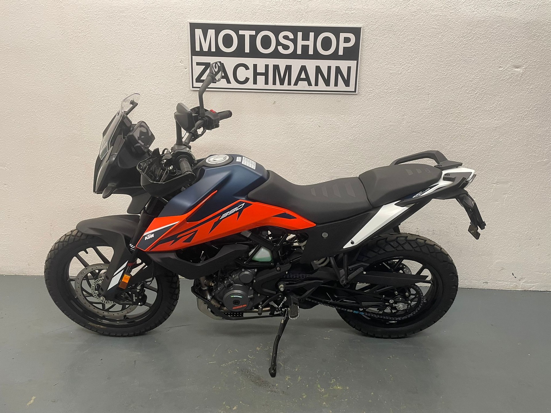 KTM 390 Adventure-showroom-element-3