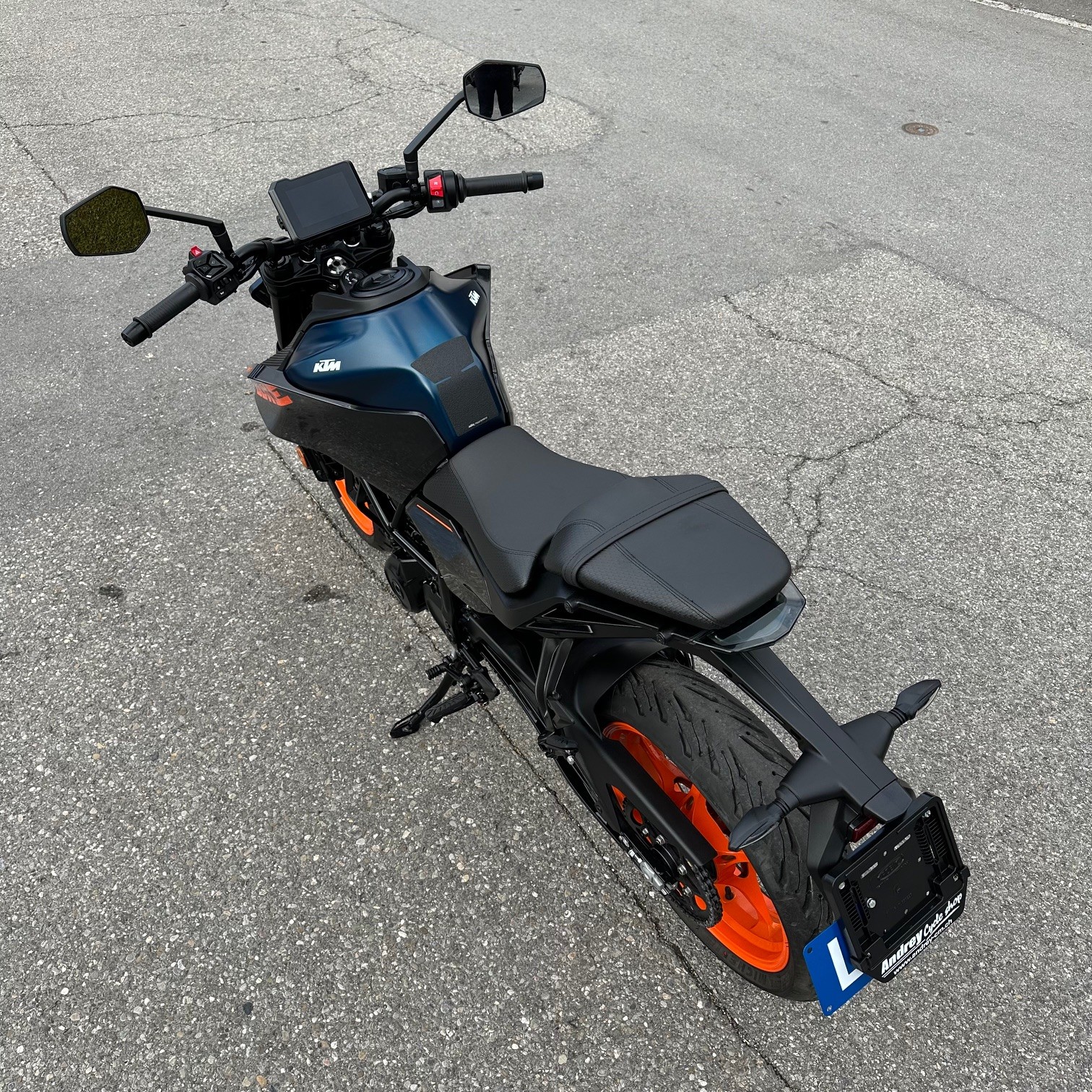 KTM 125 Duke-showroom-element-3