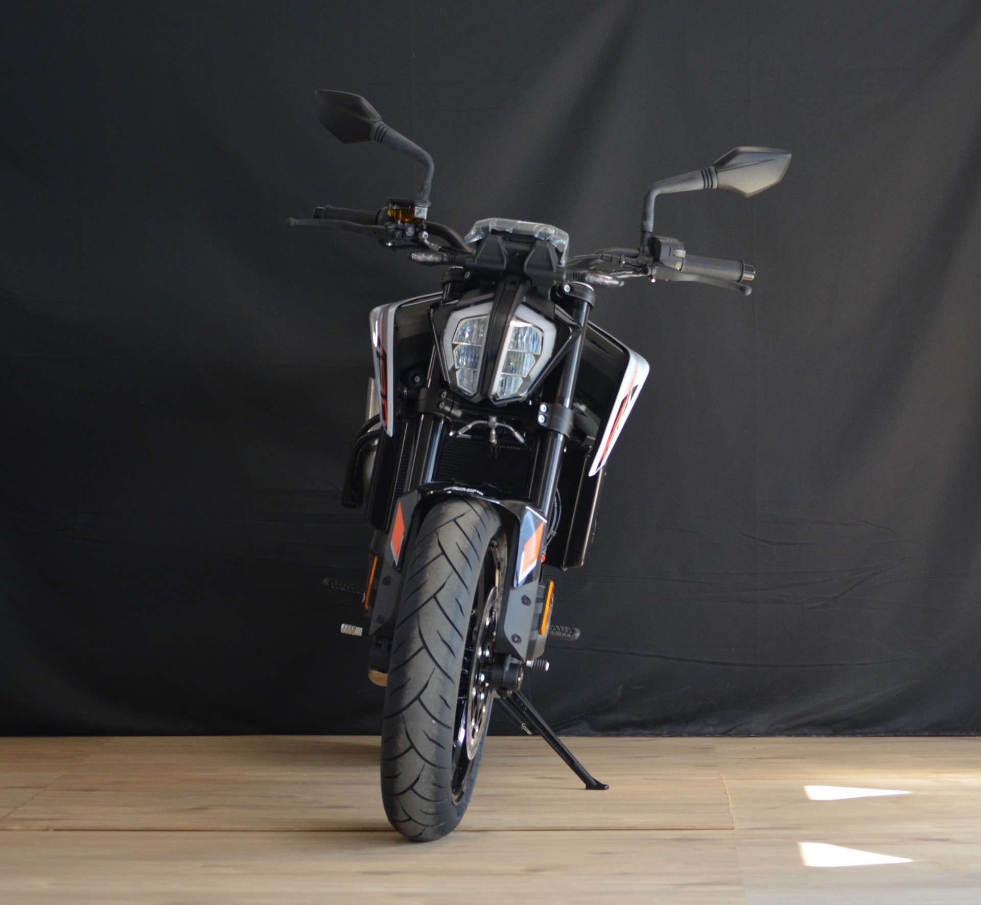 KTM 790 Duke-showroom-element-2