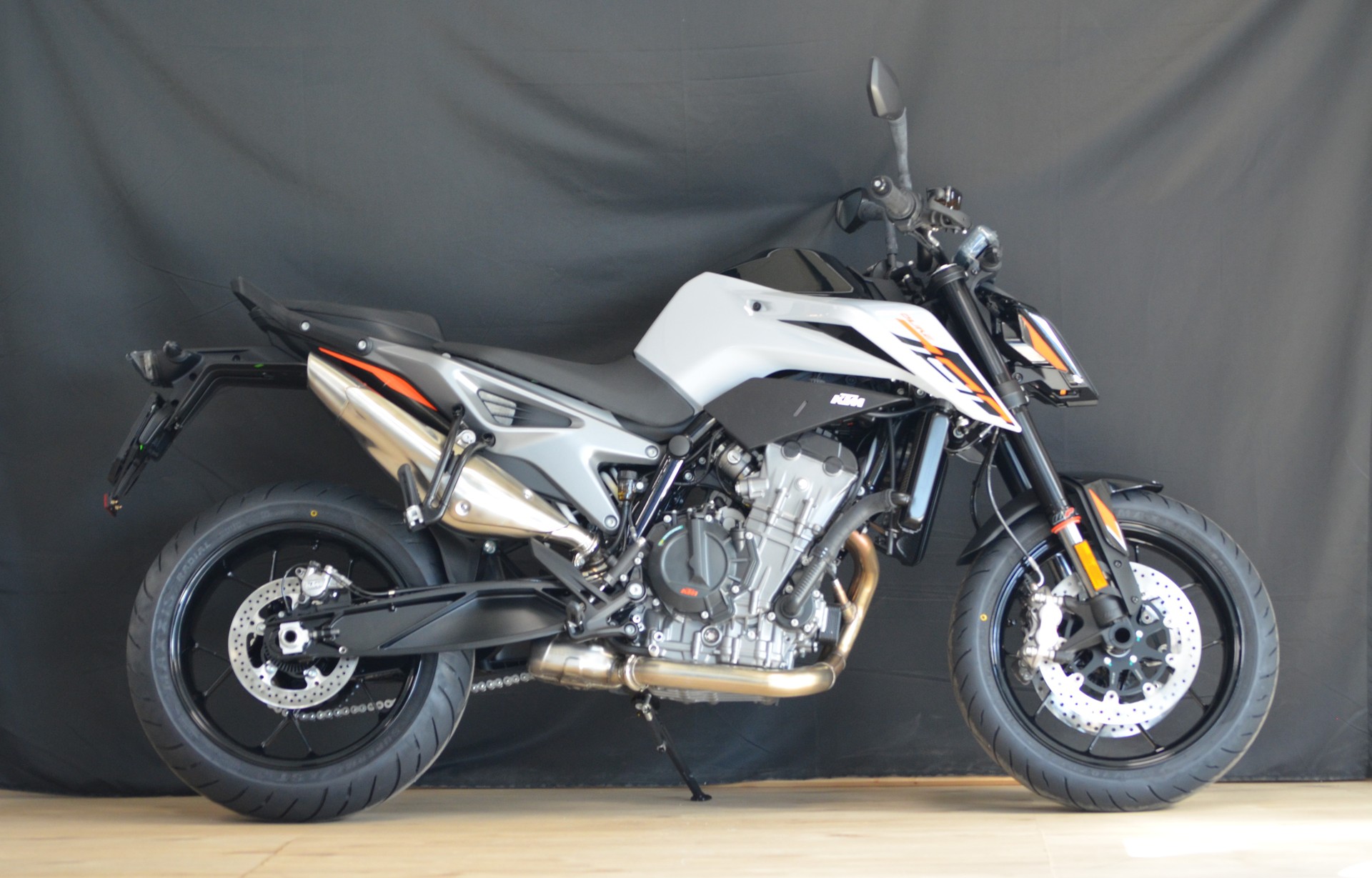 KTM 790 Duke-showroom-element-3