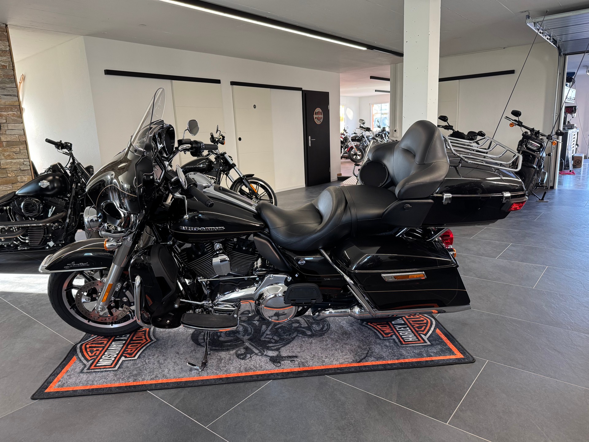 HARLEY-DAVIDSON FLHTK Electra Glide Ultra Limited-showroom-element-2