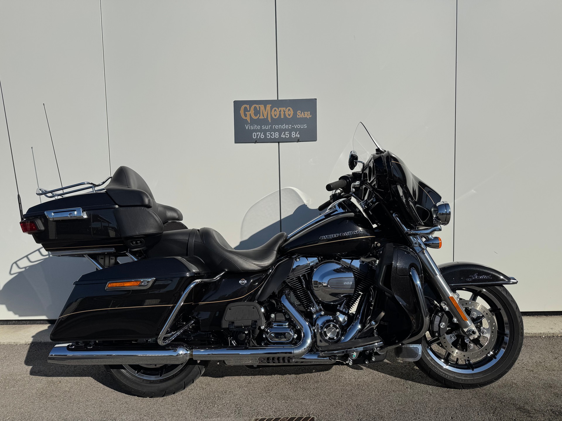 HARLEY-DAVIDSON FLHTK Electra Glide Ultra Limited-showroom-element-1