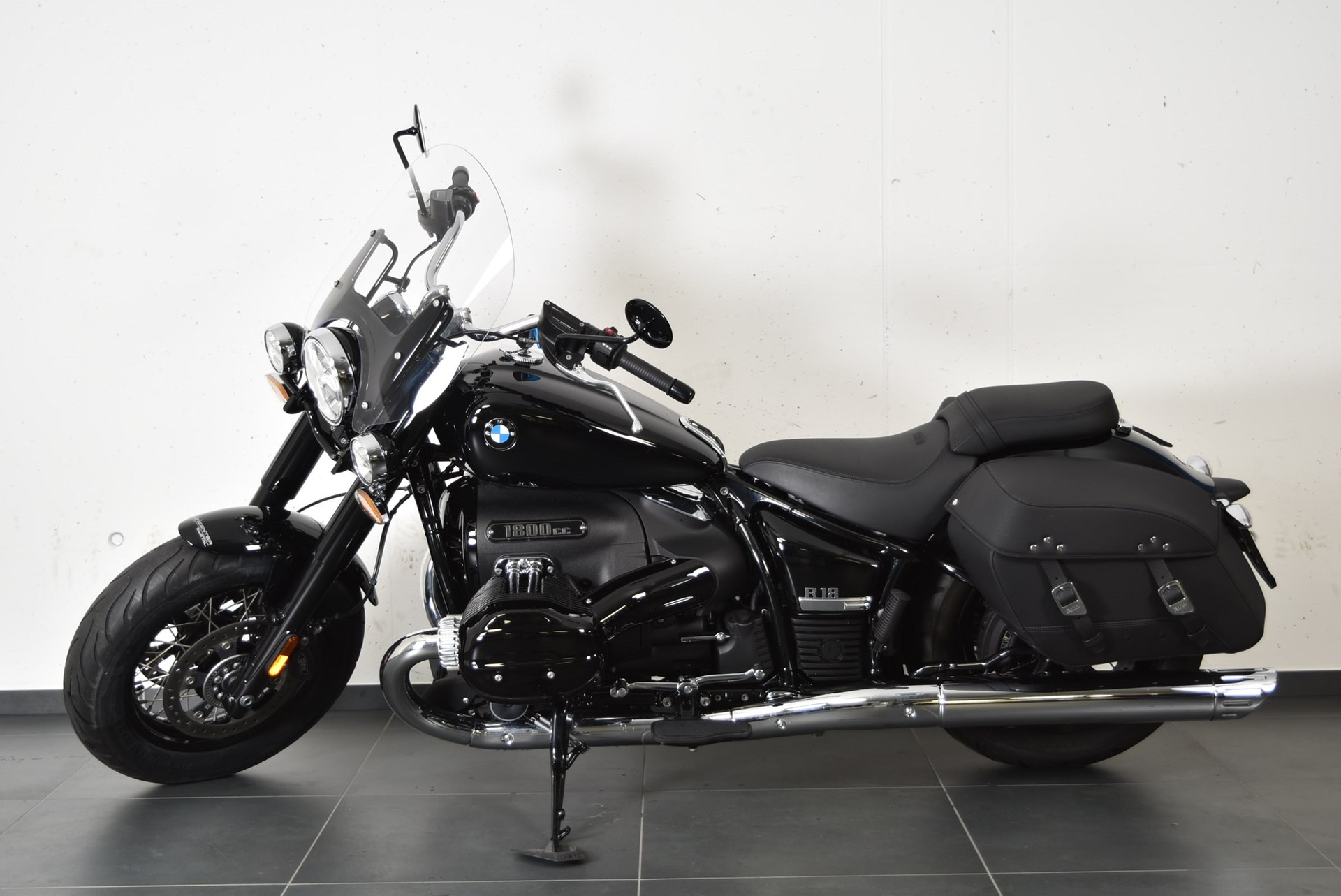 BMW R18