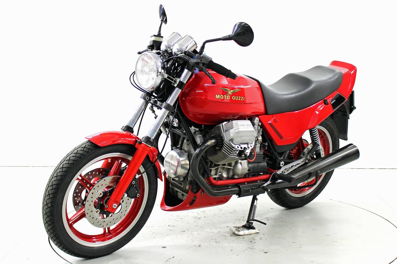 MOTO GUZZI Le Mans 100-showroom-element-2