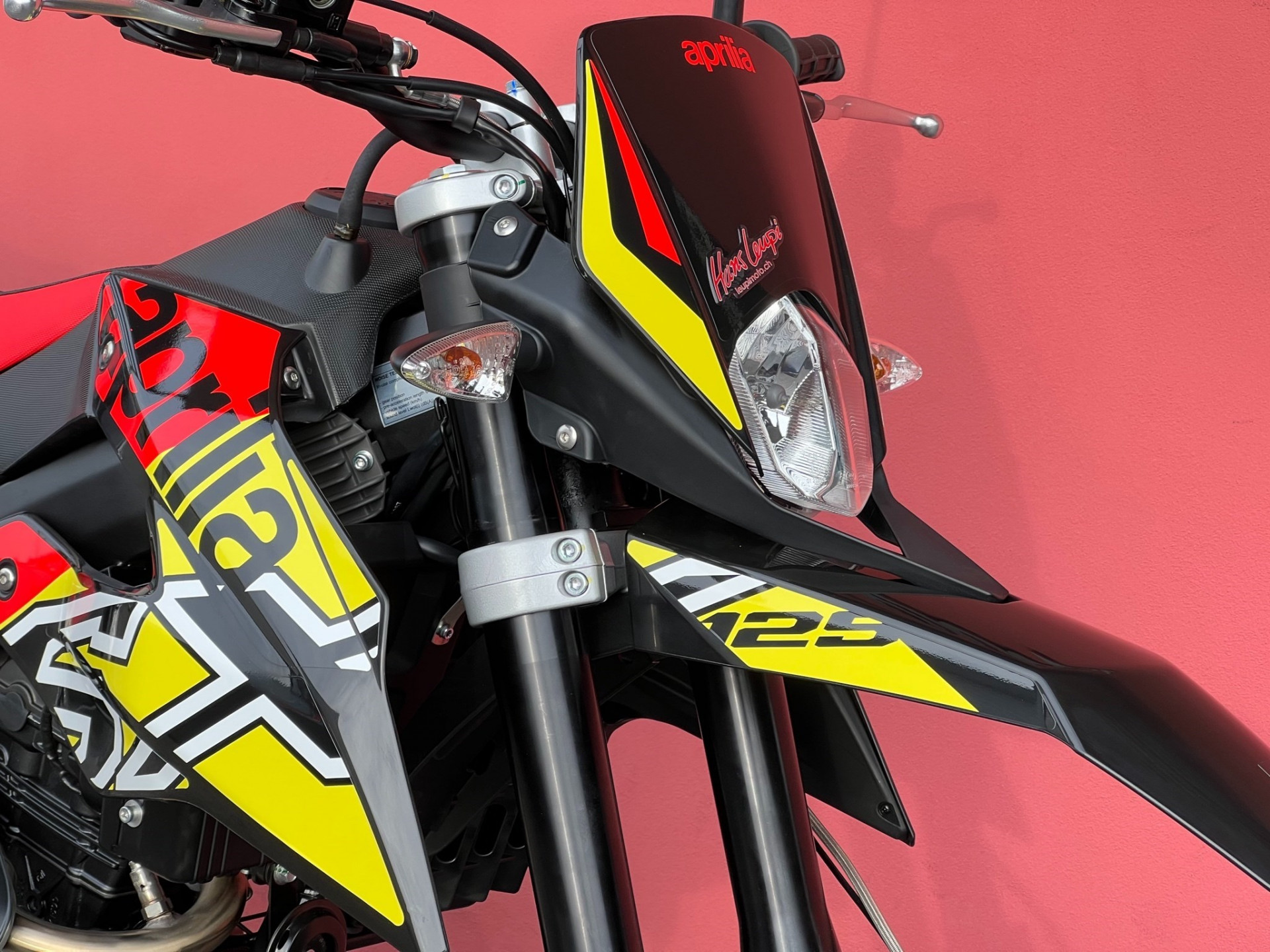 APRILIA SX 125-showroom-element-1