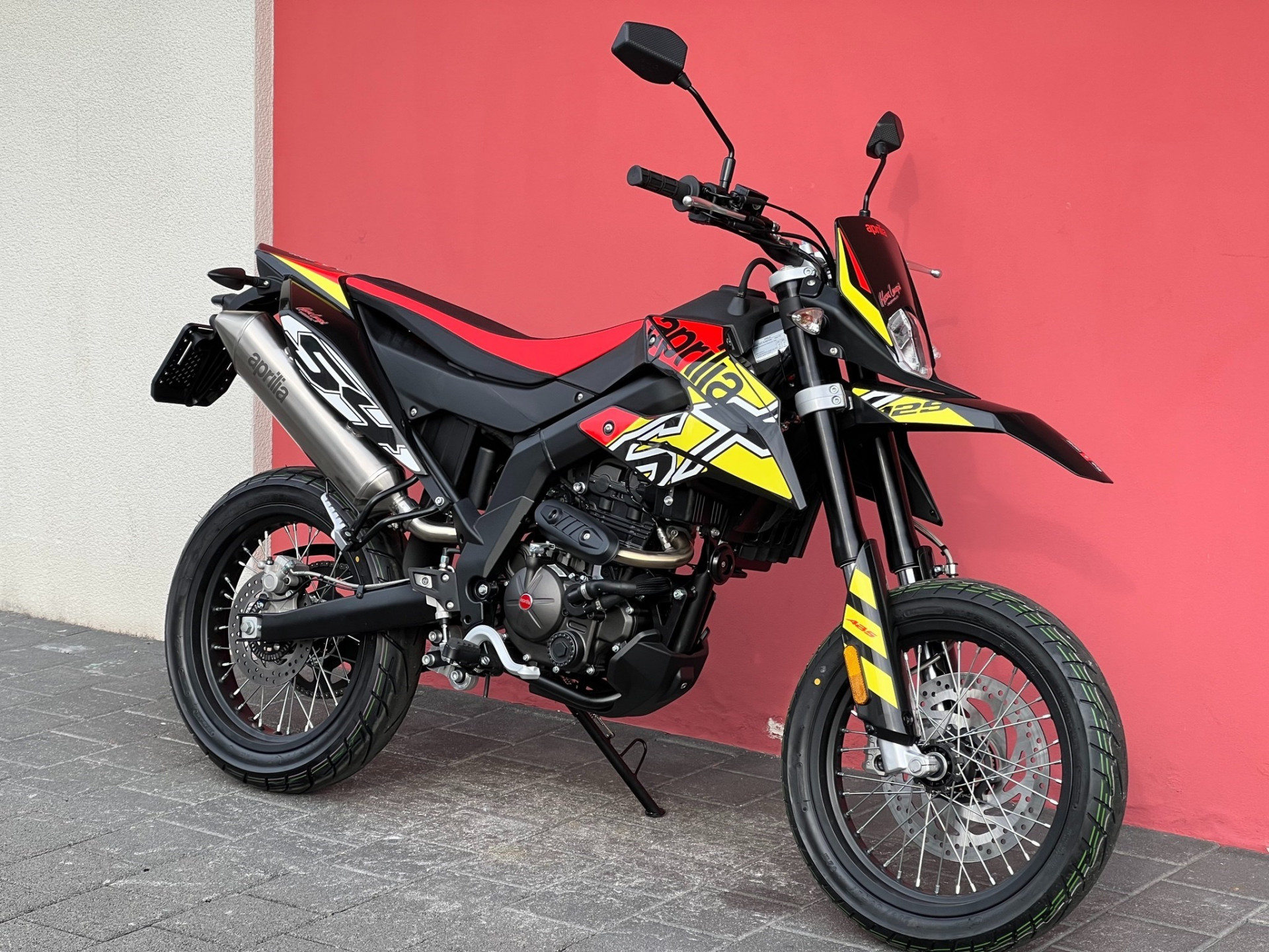 APRILIA SX 125-showroom-element-3