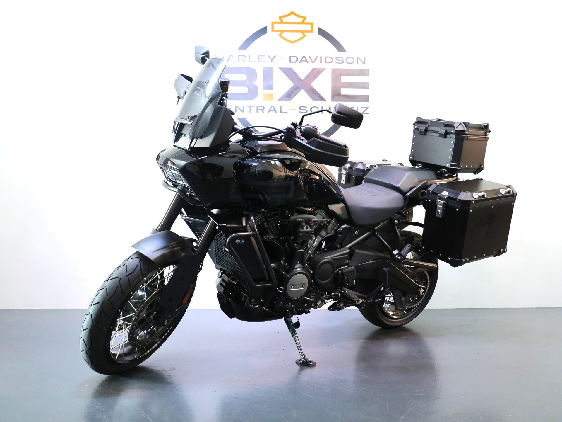 HARLEY-DAVIDSON RA Pan America 1250 Special-showroom-element-1