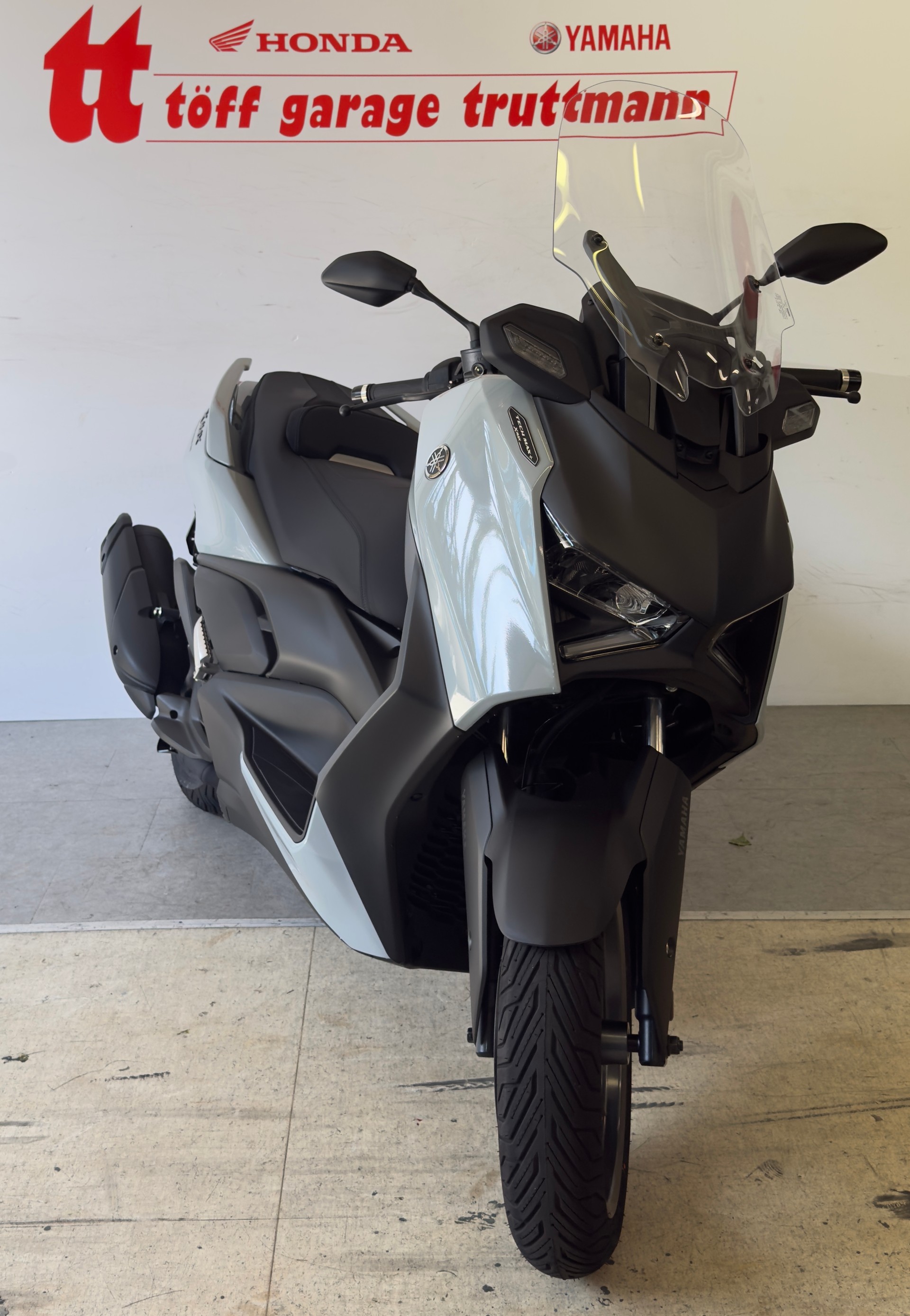 YAMAHA X-Max YP 125 Tech Max +-image-2