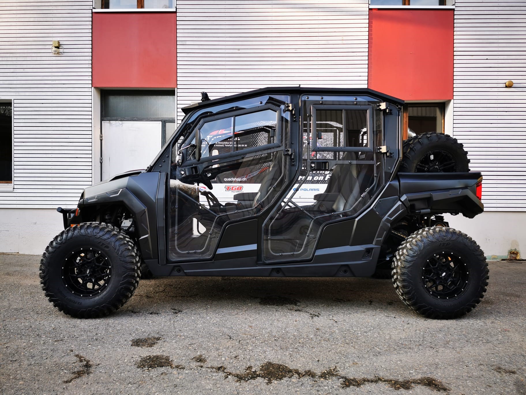POLARIS GENERAL Crew 1000-showroom-element-1