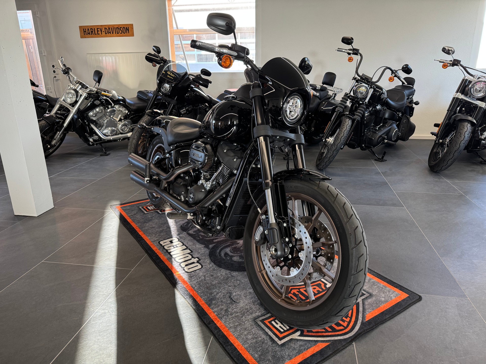 HARLEY-DAVIDSON FLFBS Fat Boy 114 ABS-showroom-element-1