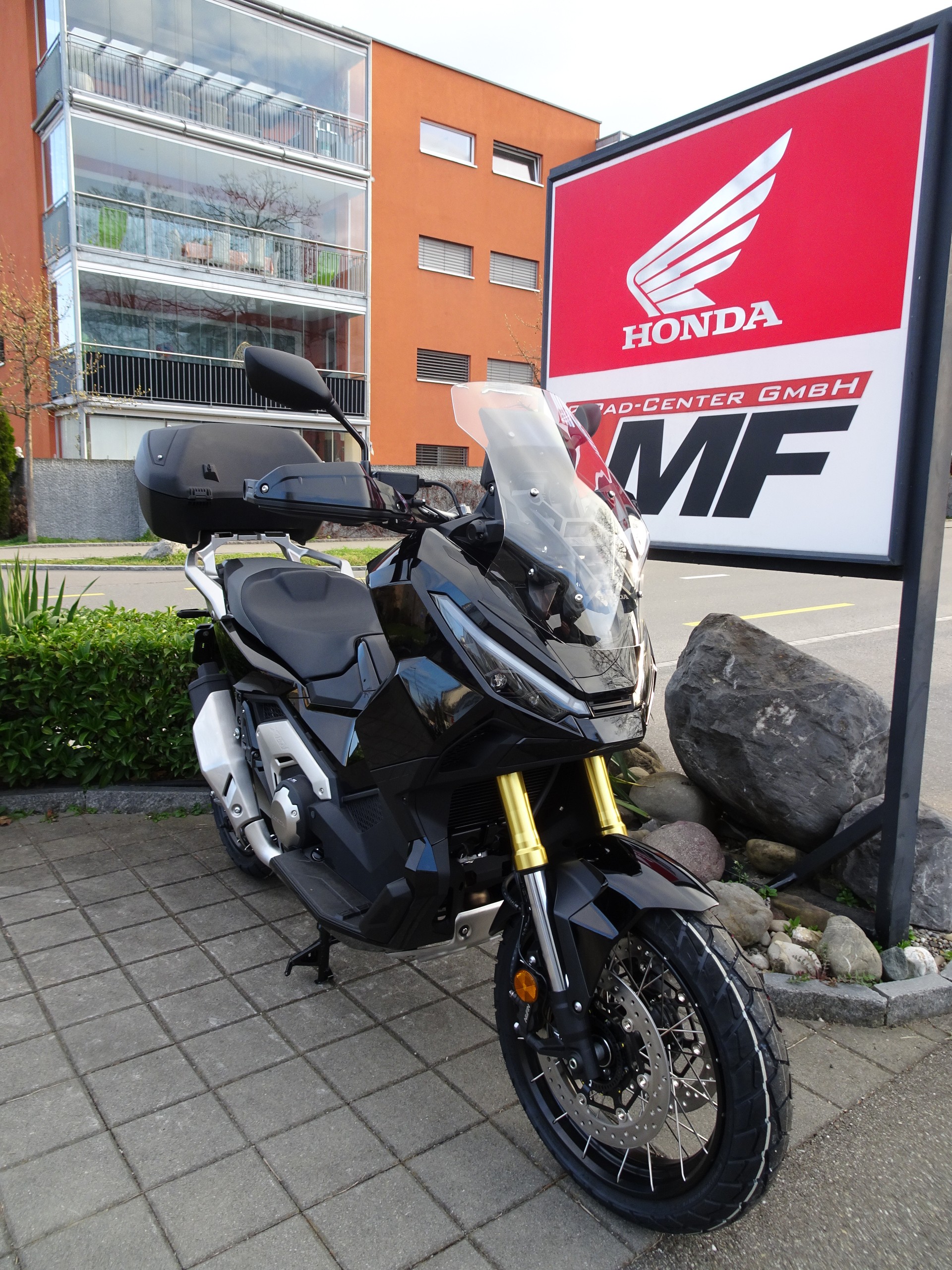 HONDA X-ADV 750-showroom-element-2
