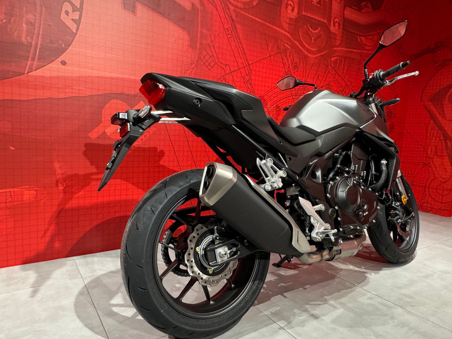 HONDA CB 750 Hornet-showroom-element-1