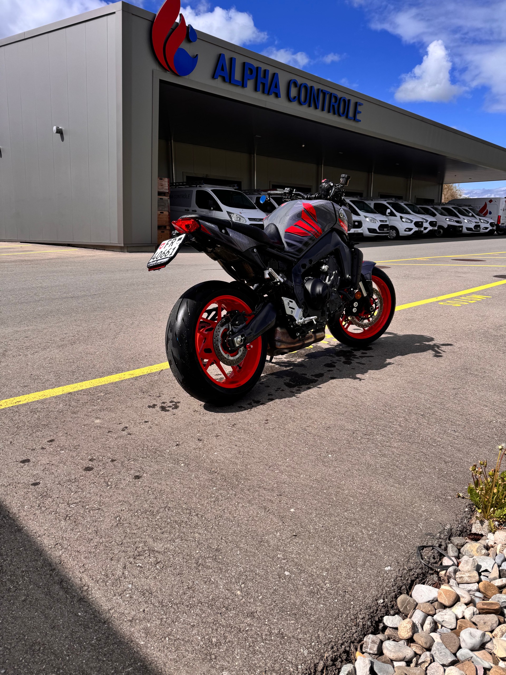 YAMAHA MT-09-image-4