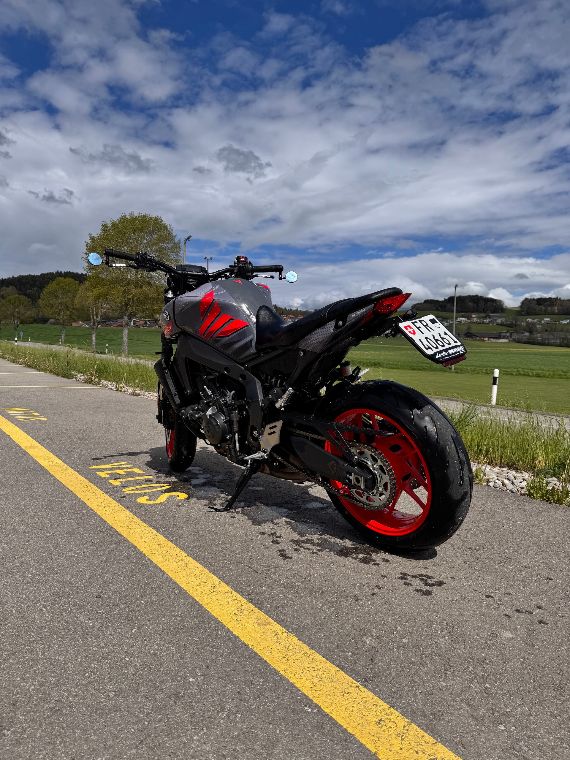 YAMAHA MT-09-image-3