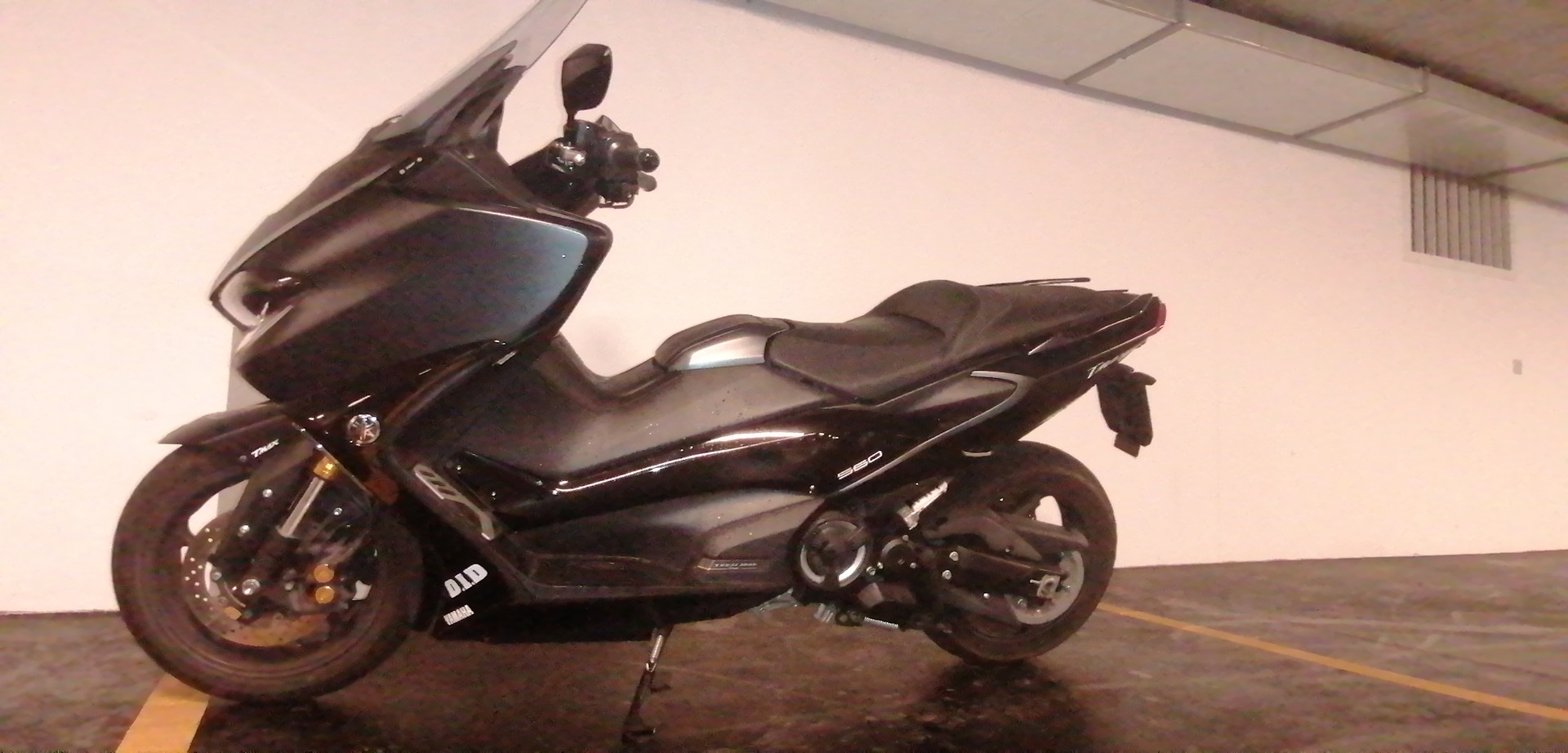 YAMAHA T-MAX Tech-Max XP 560-image-4