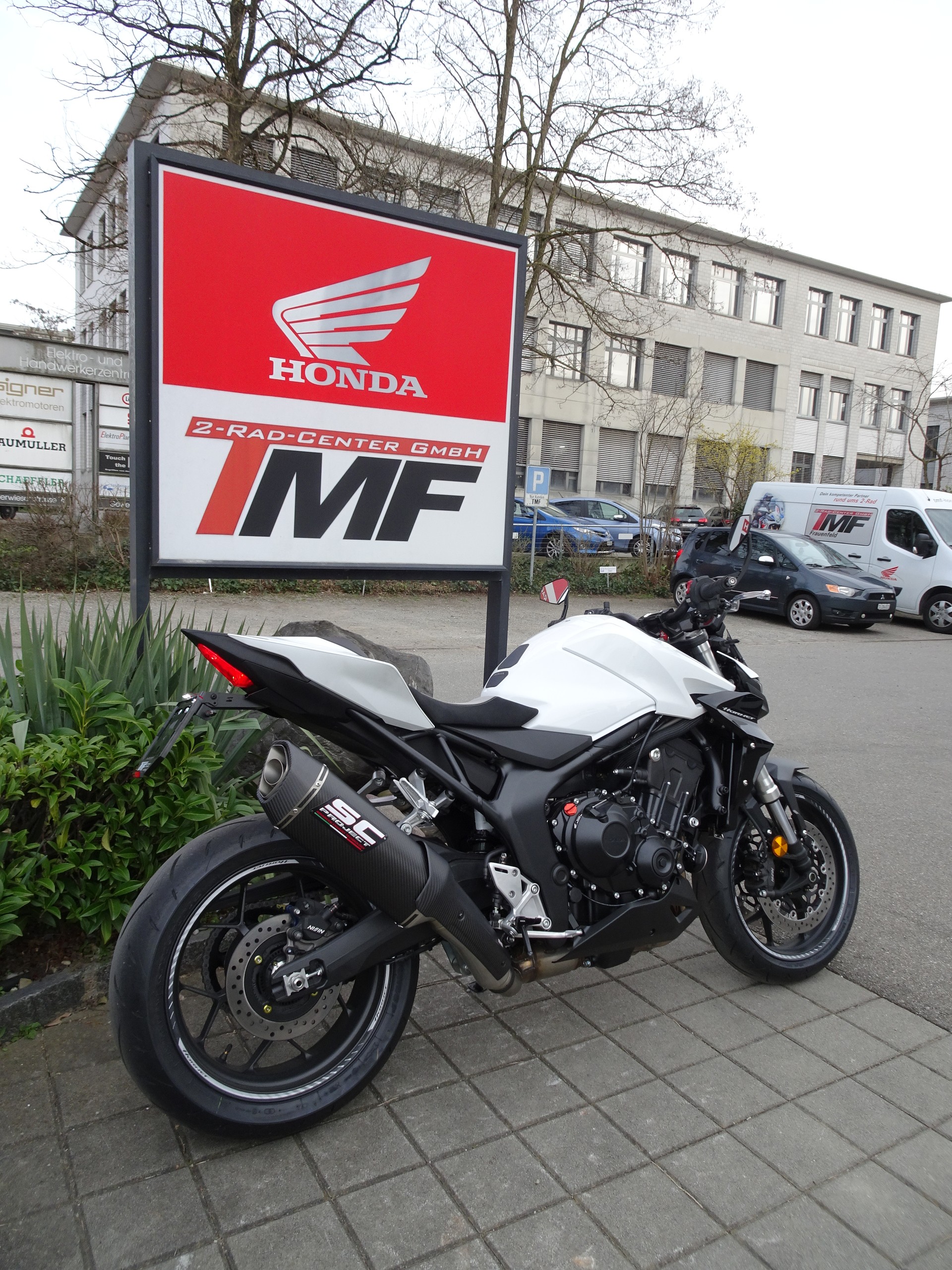 HONDA HORNET 1000-showroom-element-2