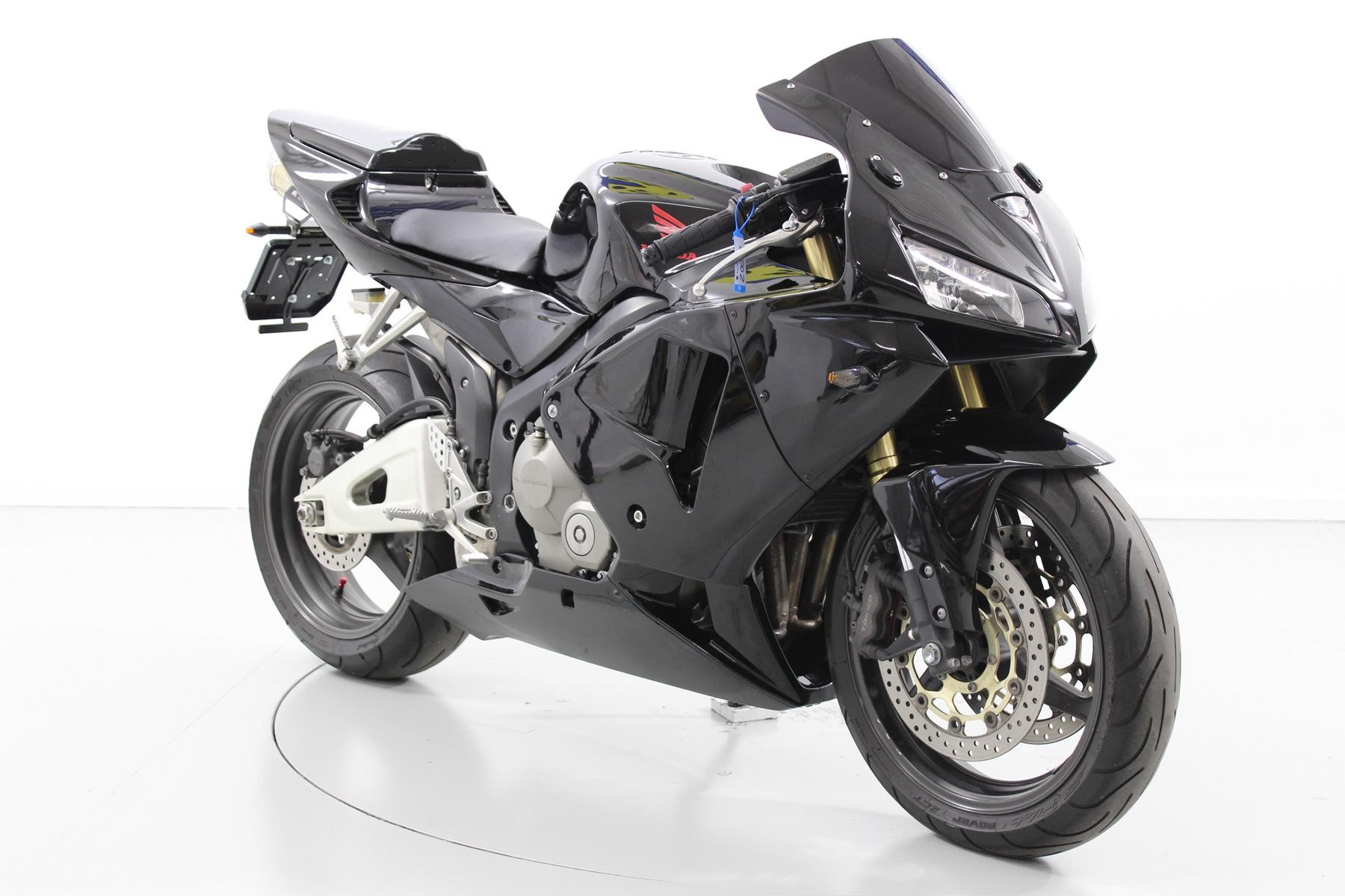 HONDA CBR 600 RR-showroom-element-1