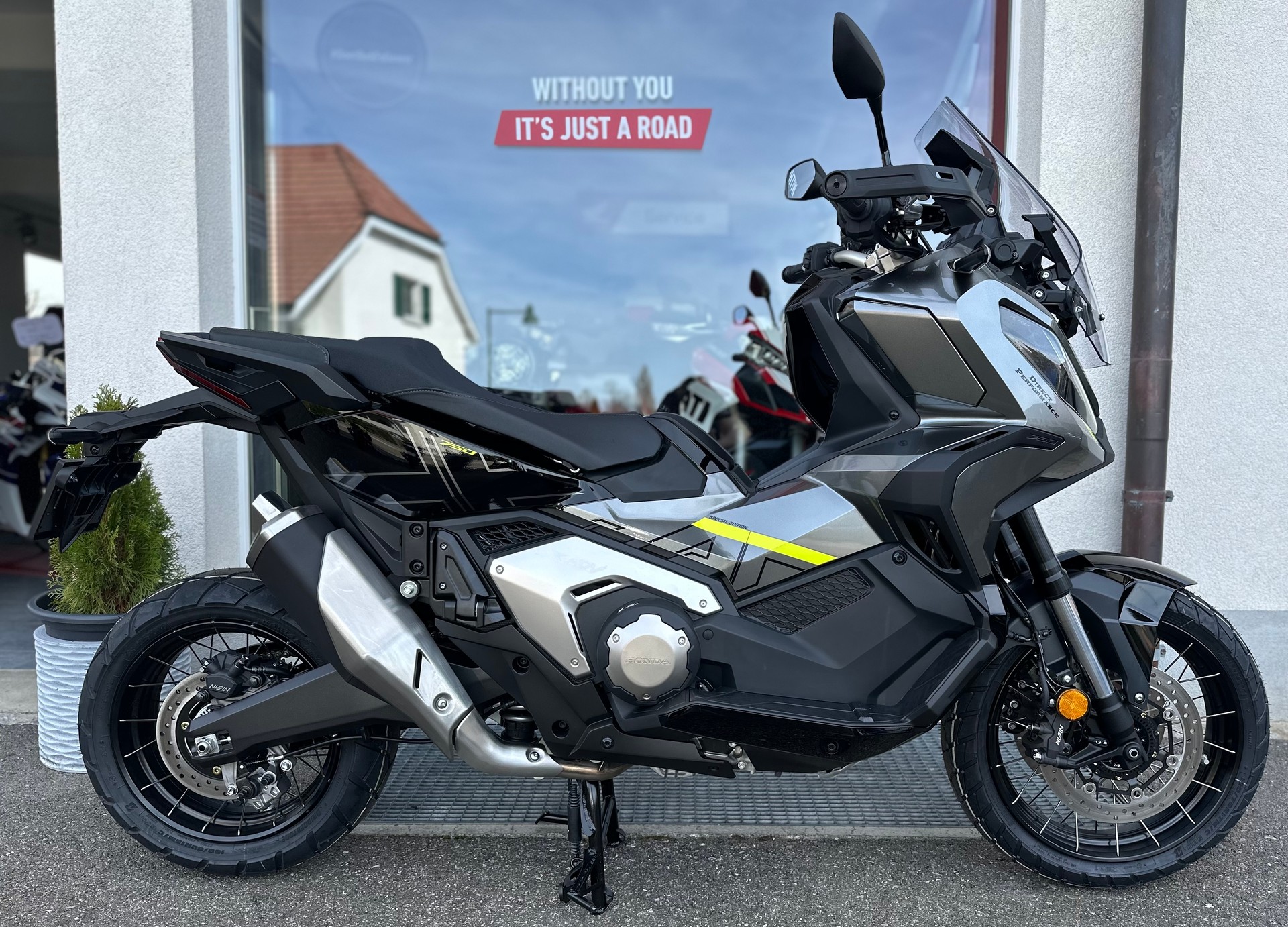 HONDA X-ADV 750