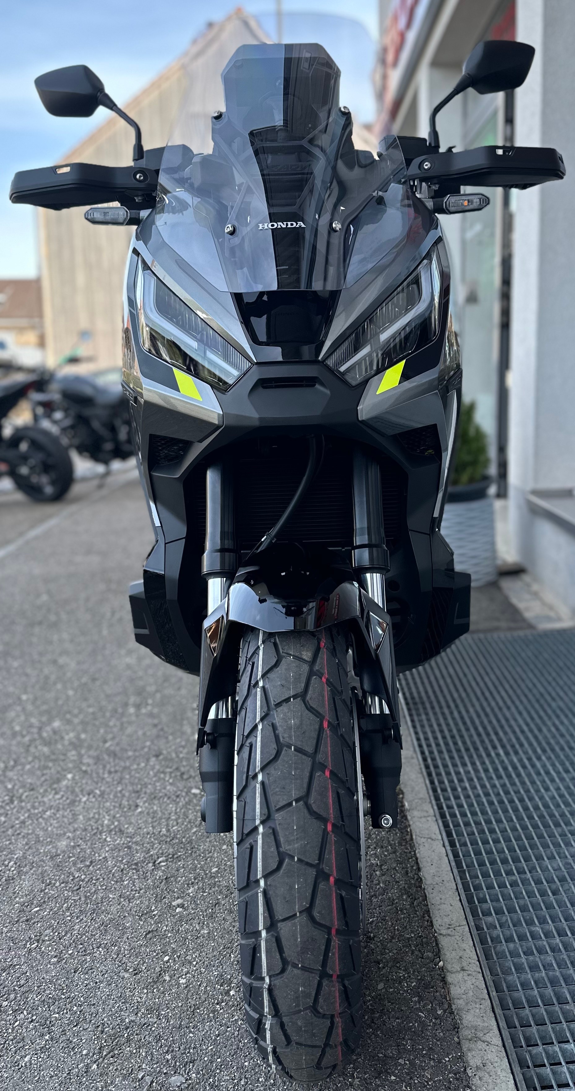 HONDA X-ADV 750-showroom-element-1
