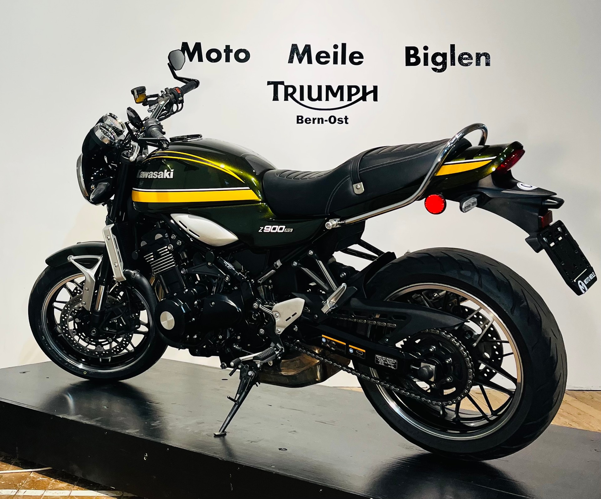 KAWASAKI Z 900 RS-showroom-element-1