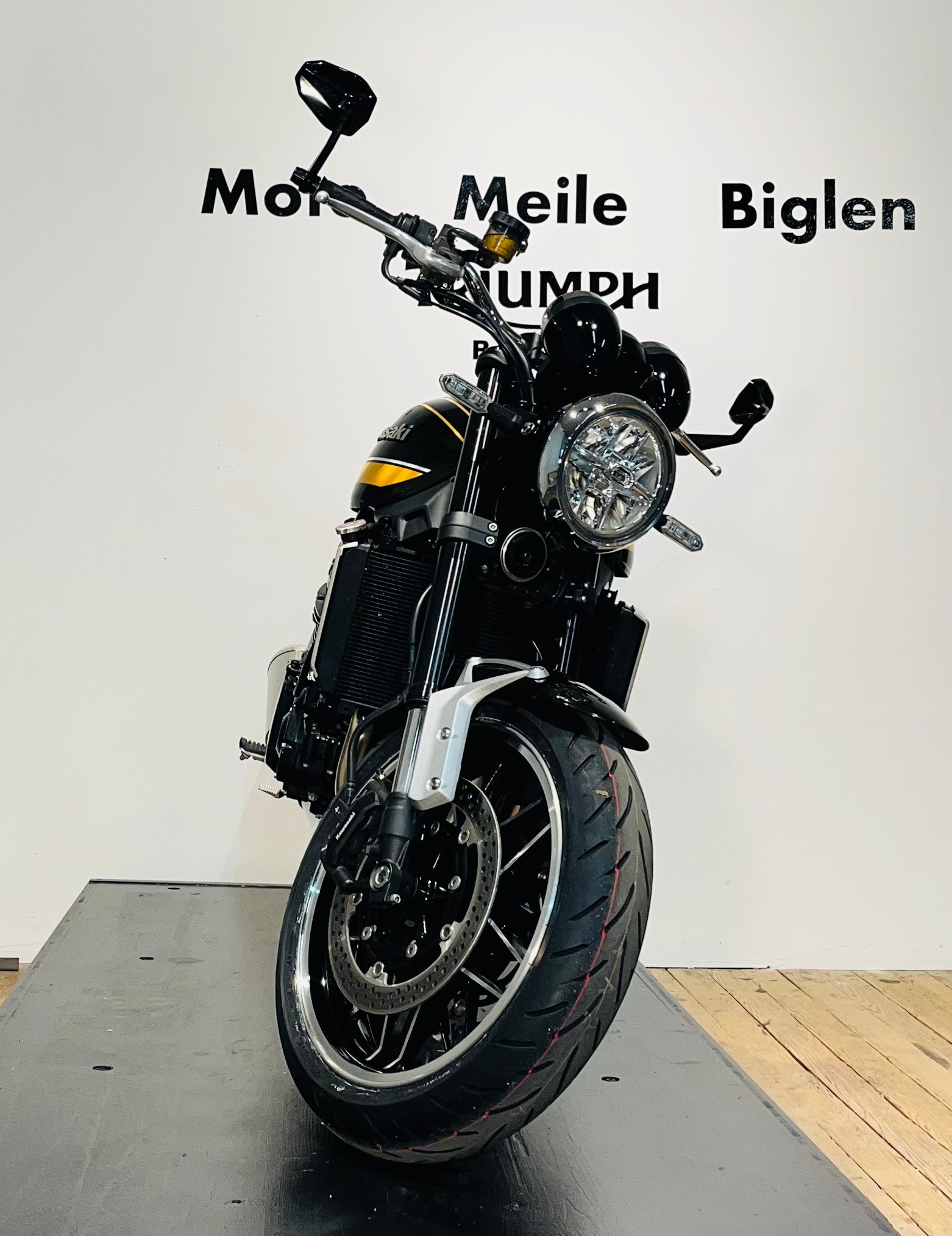 KAWASAKI Z 900 RS-showroom-element-3