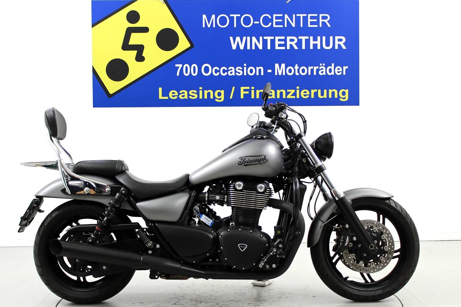 TRIUMPH Thunderbird Storm